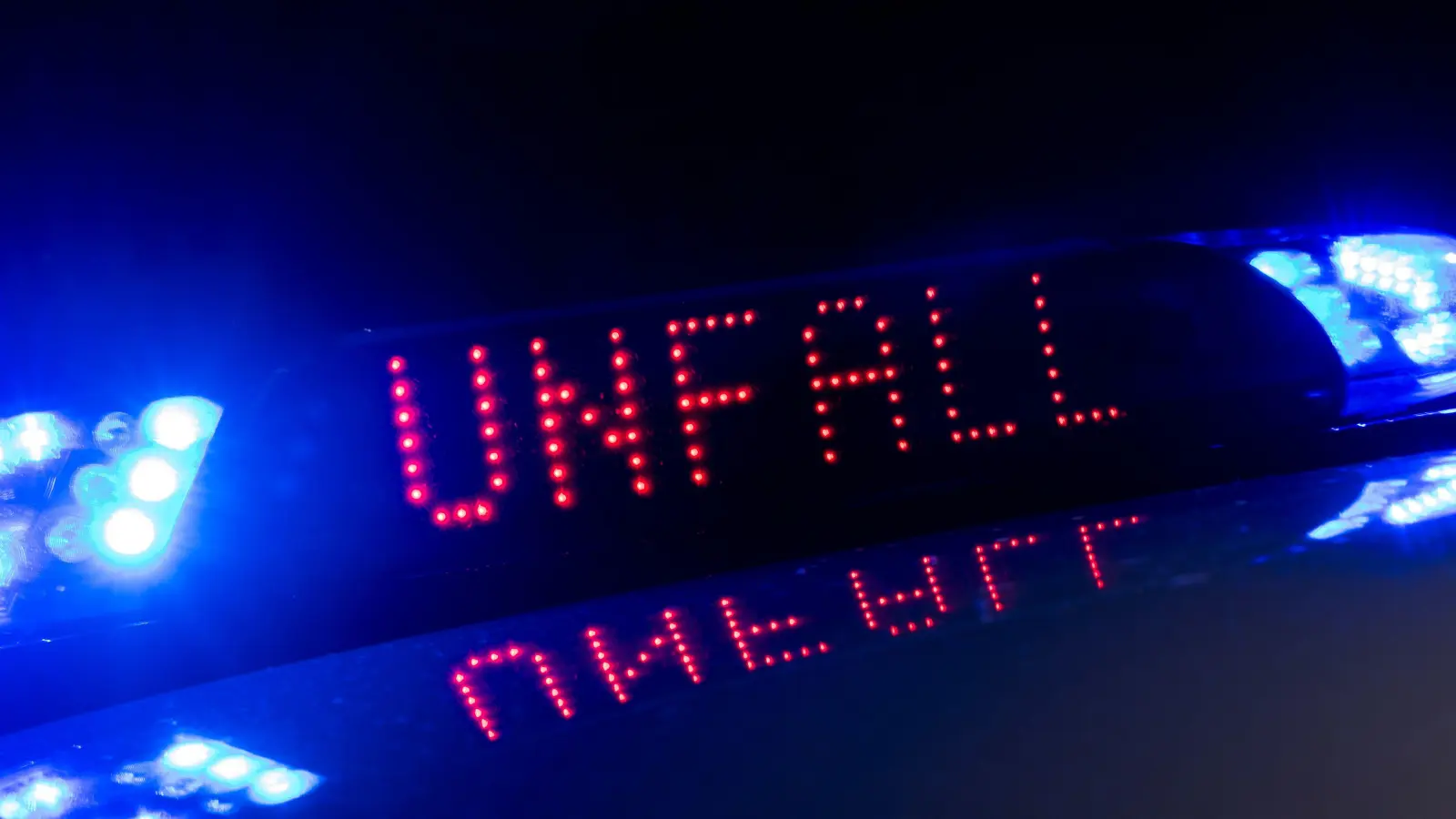 Bei Hirschau ist es zu einem Unfall gekommen.  (Bild: Monika Skolimowska/dpa)