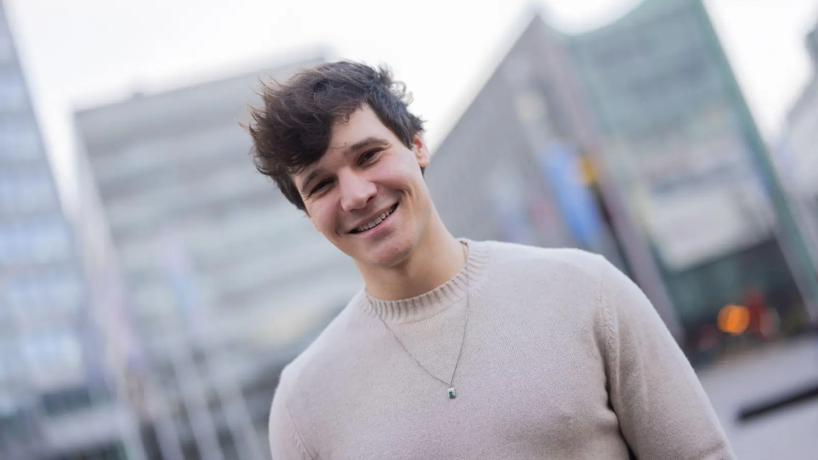 Wincent Weiss bringen Disney-Filme oft zum Weinen. (Archivfoto)  (Bild: Rolf Vennenbernd/dpa)