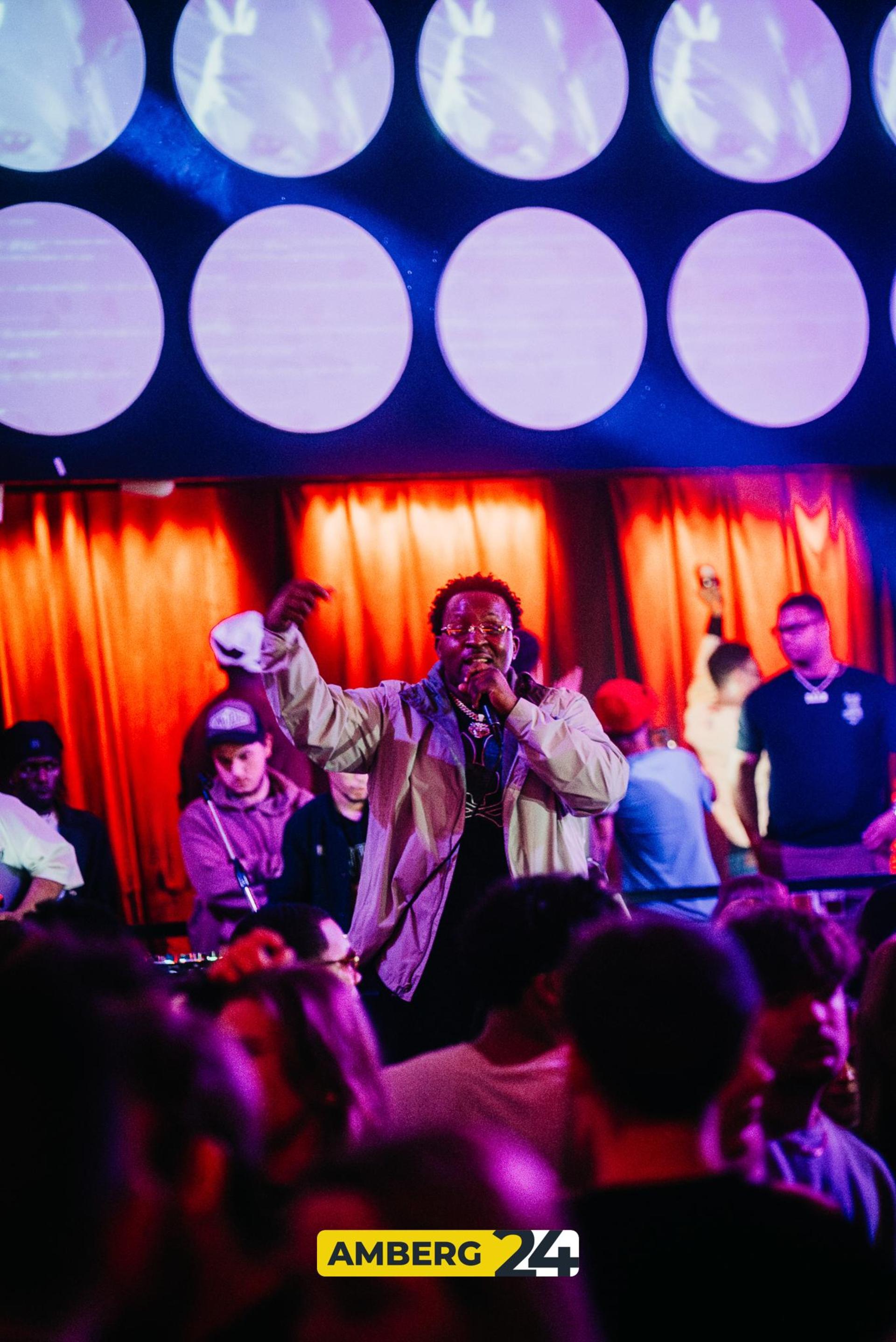 Models and Bottles im Casino in Amberg. (Bild: Mario Donhauser)