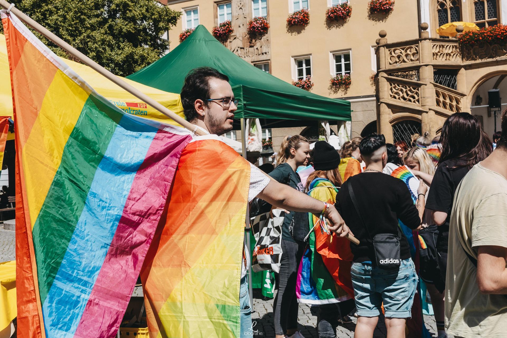 Die Bilder von der CSD-Parade 2023 in Amberg. (Bild: Leonie Hartung)