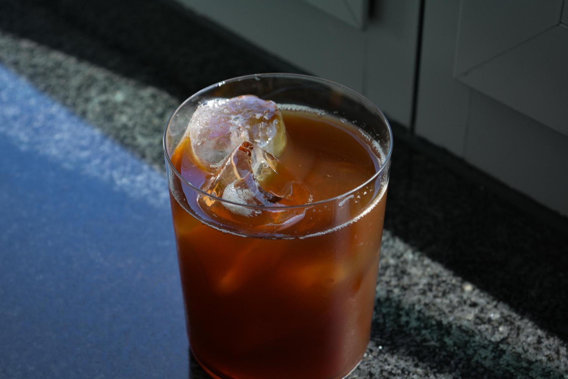 Eistee selbst machen? Richtig easy. (Bild: knz)