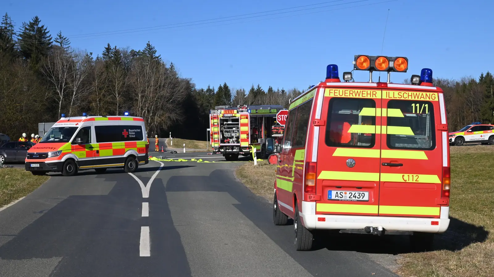 Bei Pesensricht kam es auf der Staatsstraße 2168 am Dienstagmorgen zu einem schweren Unfall.  (Bild: gf)