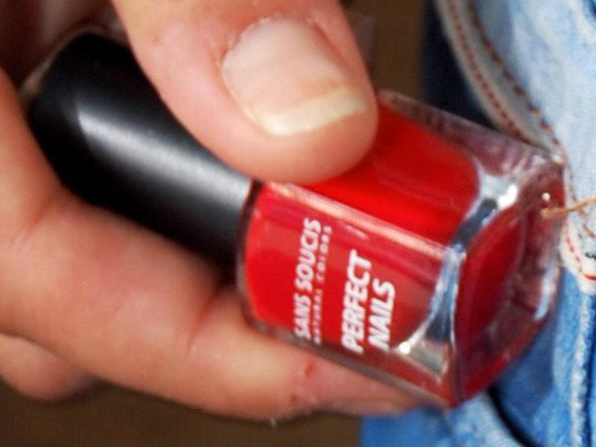 Auf Drogerieartikel hatte es eine Diebin in Marktredwitz abgesehen. Gleich zweimal am selben Tag wurde sie erwischt. (Symbolbild: Katharina Heimeier/dpa)