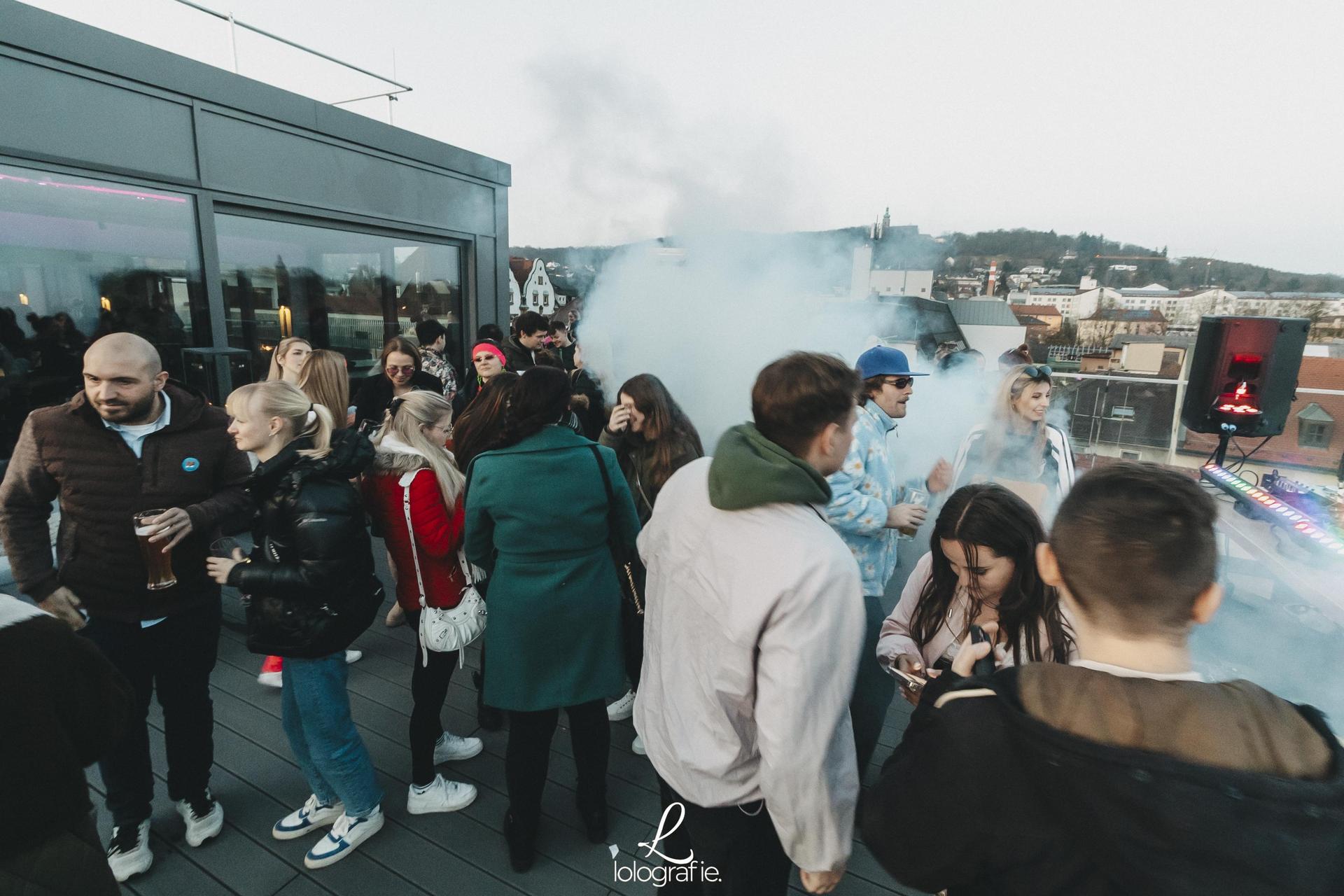 Bad-Taste-Party in der Walküre Skybar in Amberg. (Bild: Leonie Hartung)