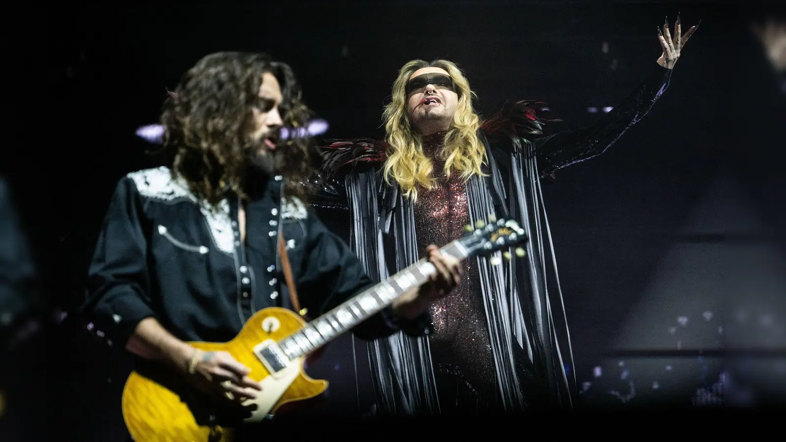 Tom (links) und Bill Kaulitz bei einem Konzert im März. (Archivbild) (Bild: Marijan Murat/dpa)