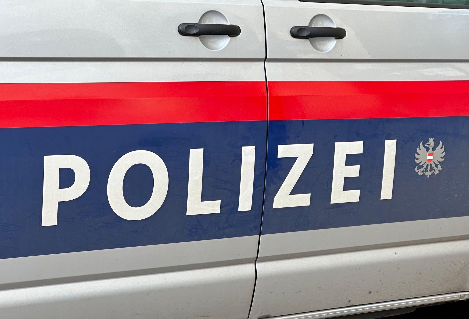Die Frau aus dem Landkreis Würzburg wurde bei dem Sturz schwer verletzt. (Symbolbild) (Bild: Matthias Röder/dpa)