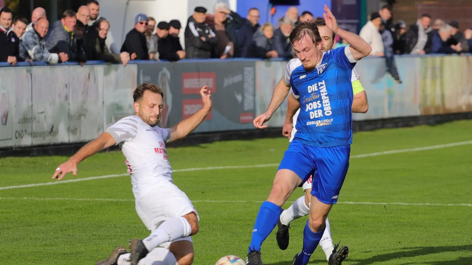 Etzenrichts Pasieka (rechts) muss beim SV Inter Bergsteig mit einem Kampf rechnen. Die Vilsstädter spielen gegen die Abstiegsrelegation.  (Bild: war)