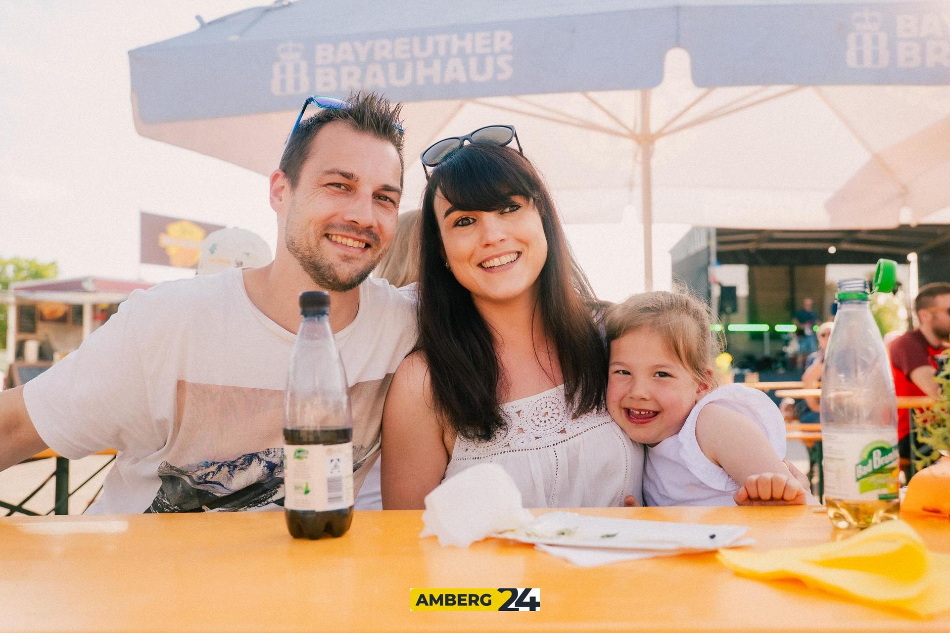 Auf dem Foodtruck-Festival in Amberg war am Freitag einiges los! (Bild: David Mueller)