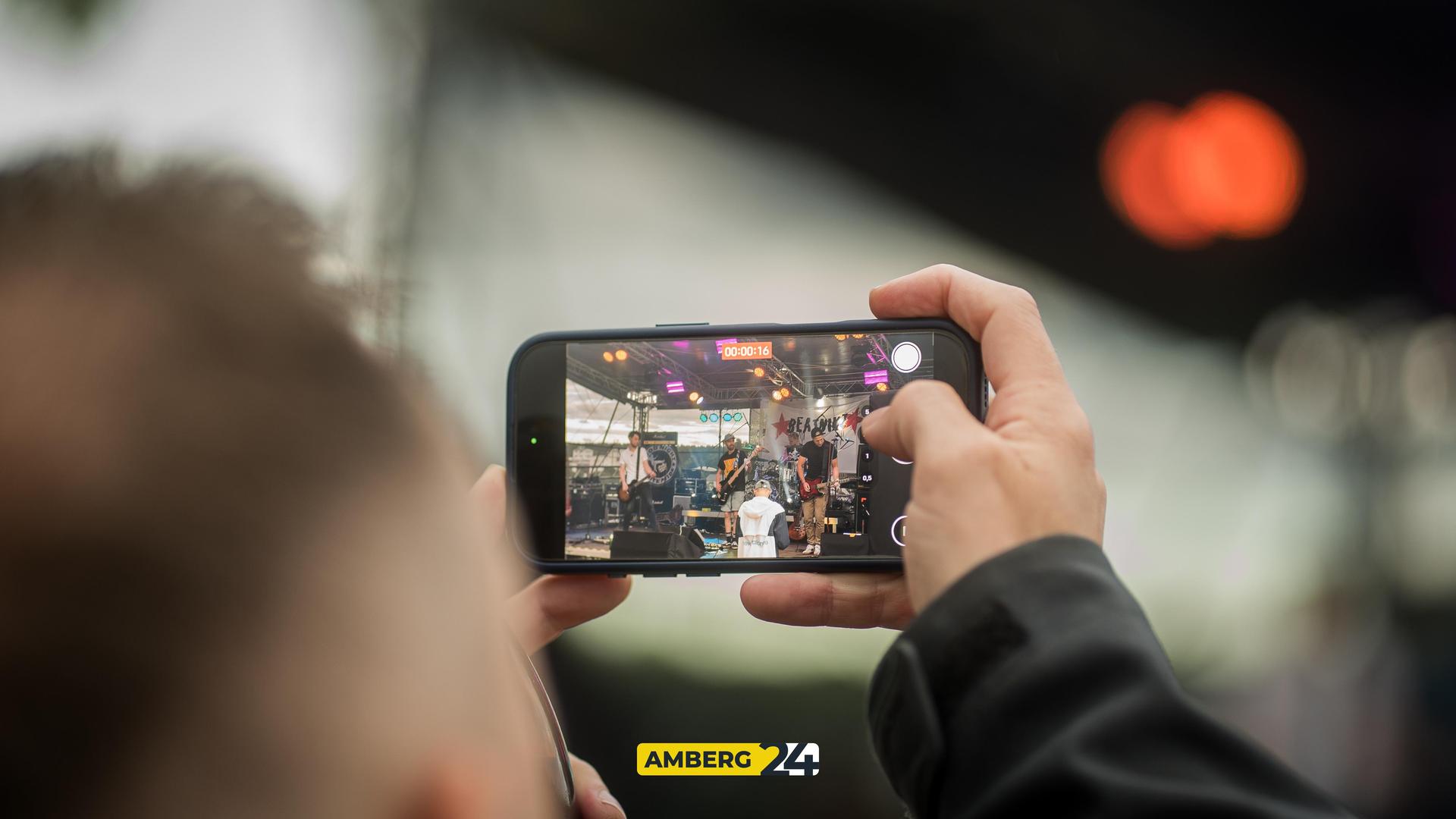 Das sind die Bilder vom Freitagabend vom 2025er-Altstadtfest in Sulzbach-Rosenberg. (Bild: Mario Donhauser)