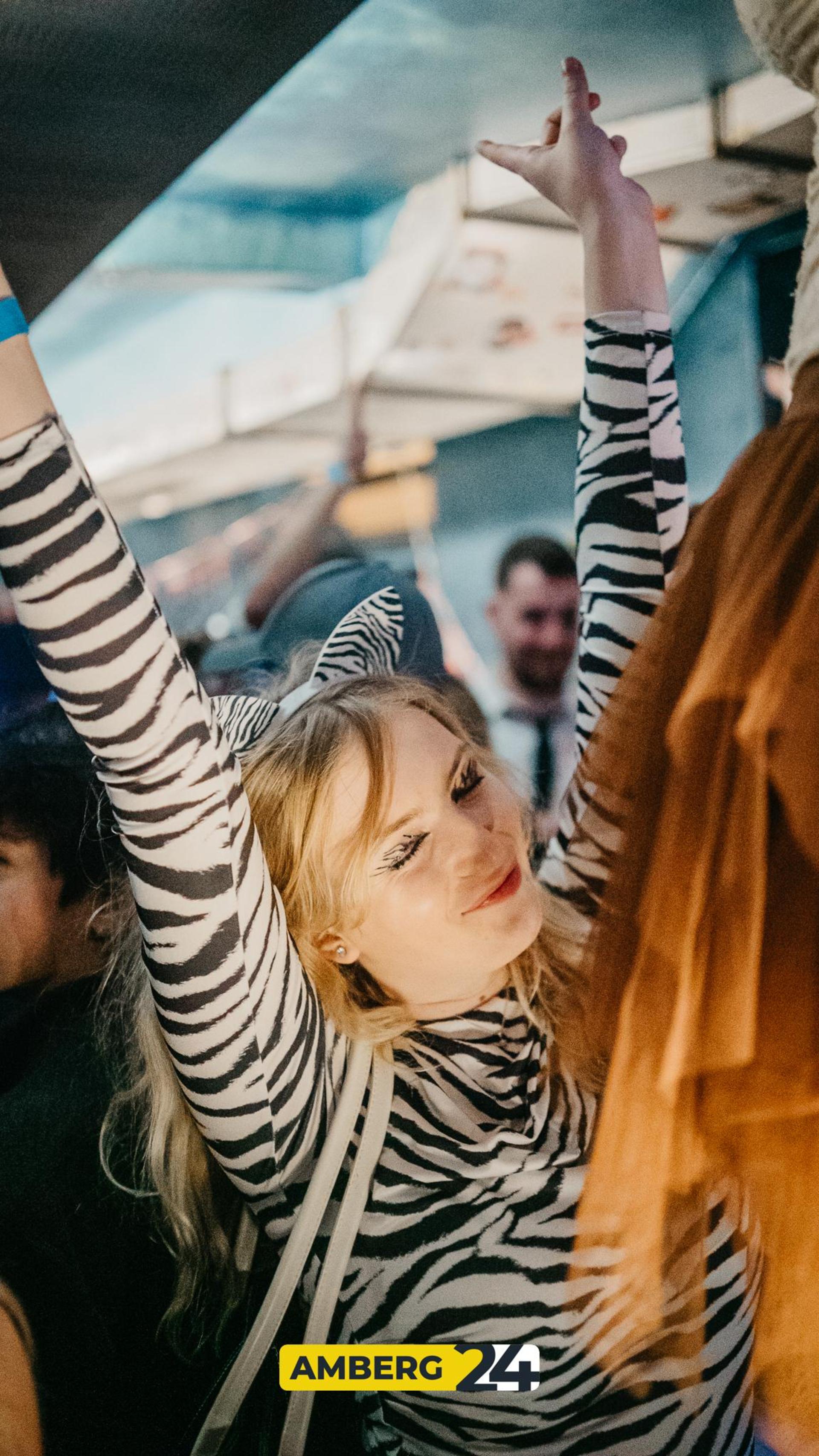Auch im Blauen Haus waren am Donnerstag die Hexen los.  (Bild: Mario Donhauser)