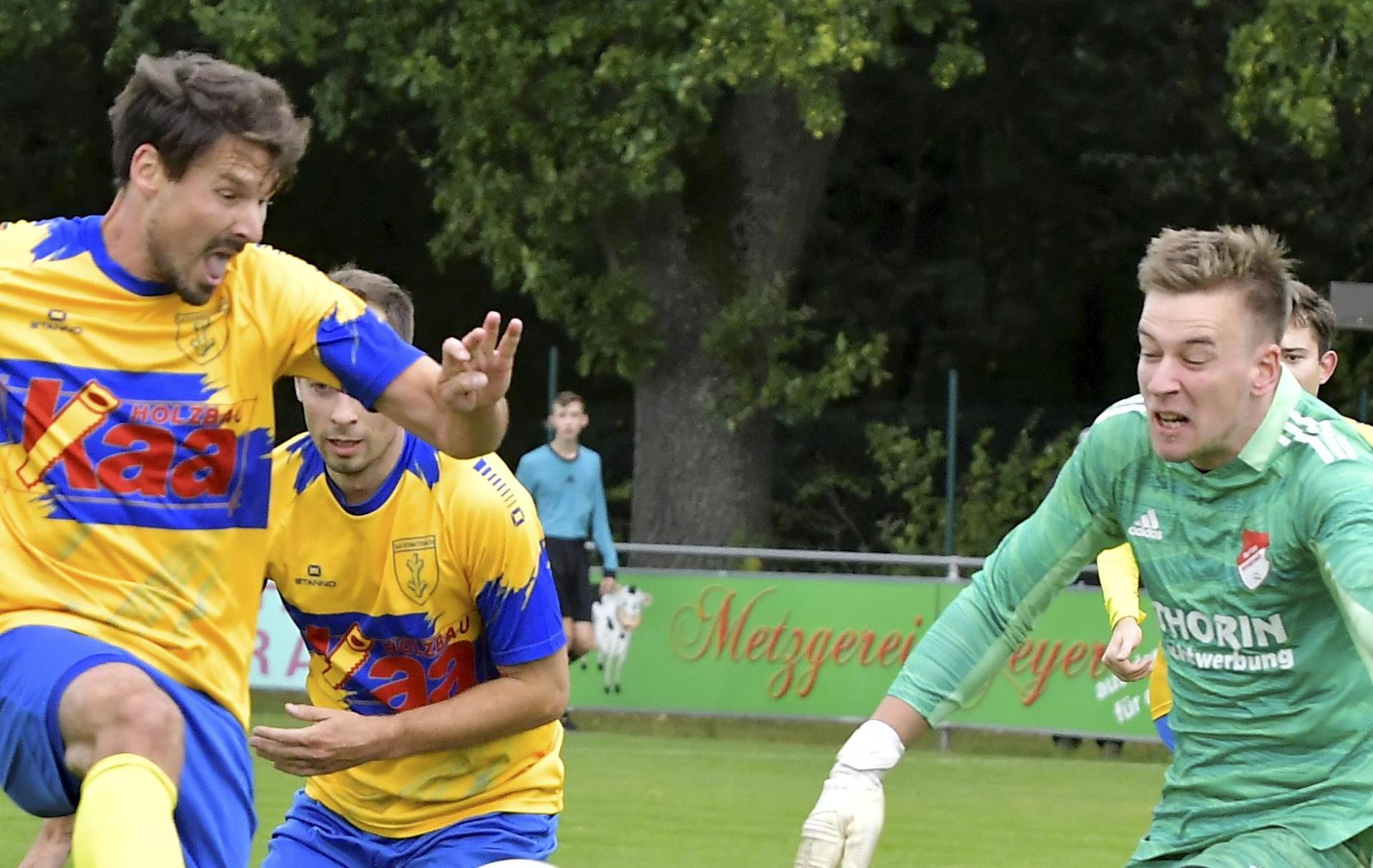 Stefan Meisel (links) ist nicht mehr Spielertrainer beim TuS Schnaittenbach. (Archivbild: Hubert Ziegler)