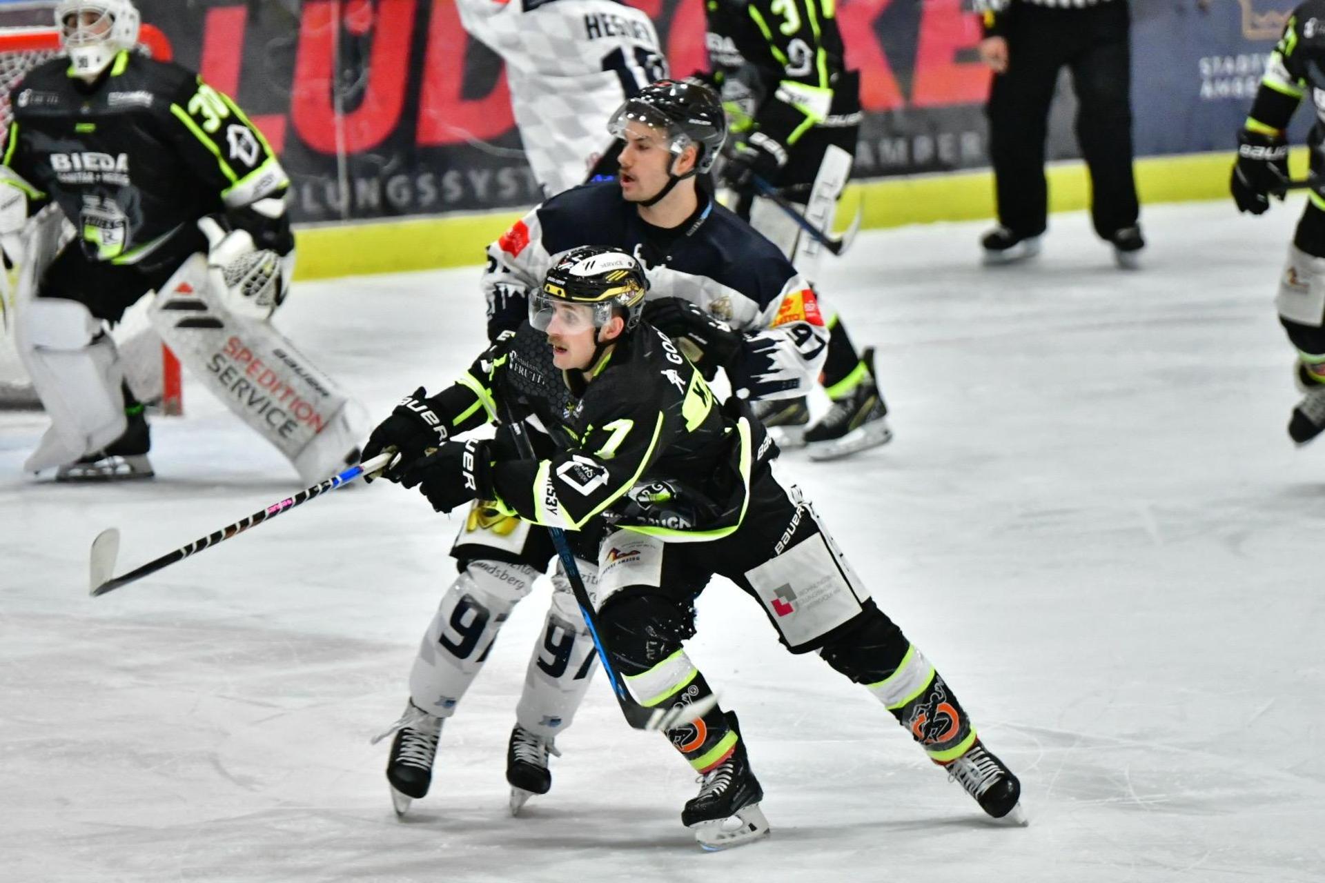 Der ERSC Amberg muss sich dem HC Landsberg mit 2:3 geschlagen geben. (Bild: A.& J. Pastuska)