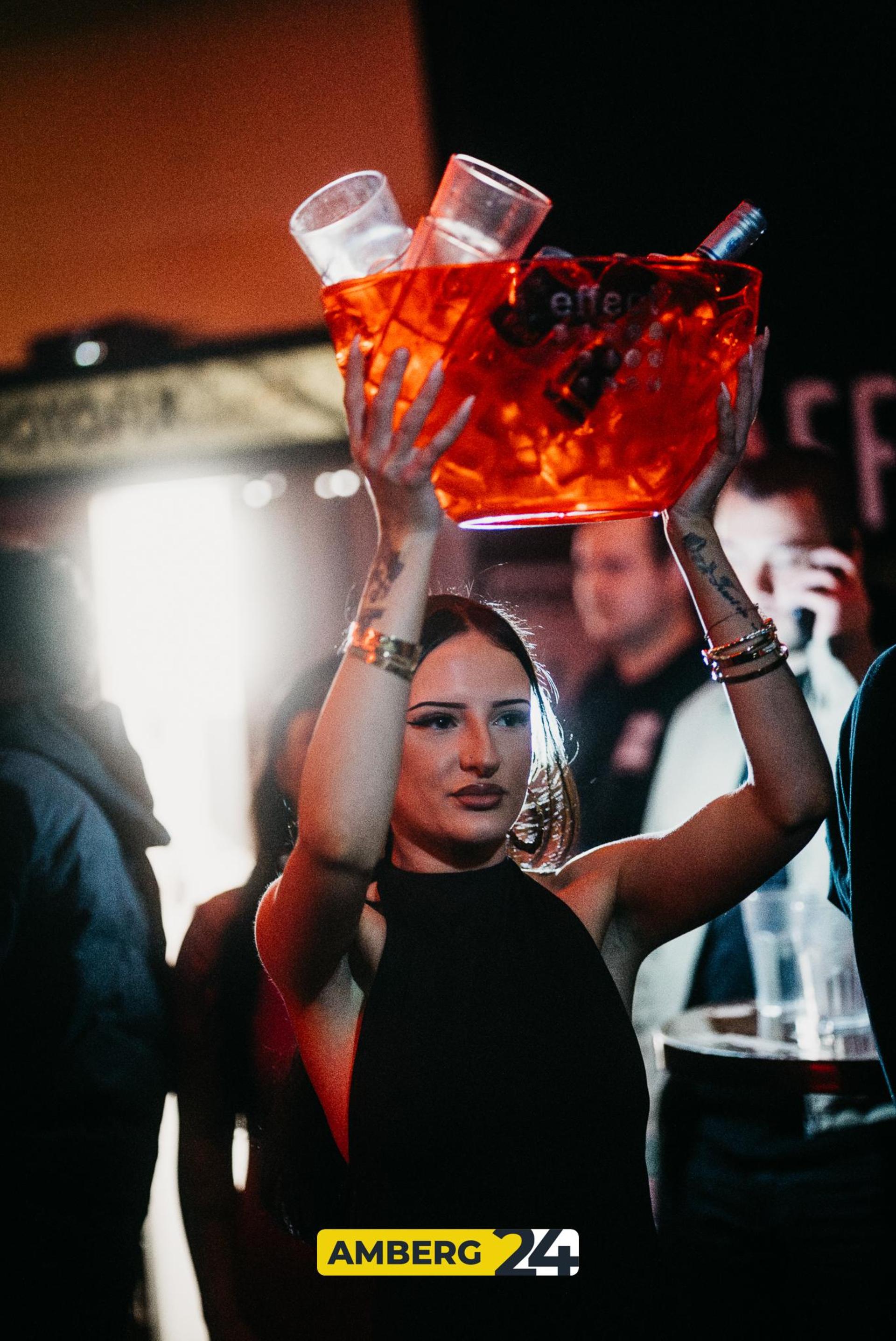 Models and Bottles im Casino in Amberg. (Bild: Mario Donhauser)