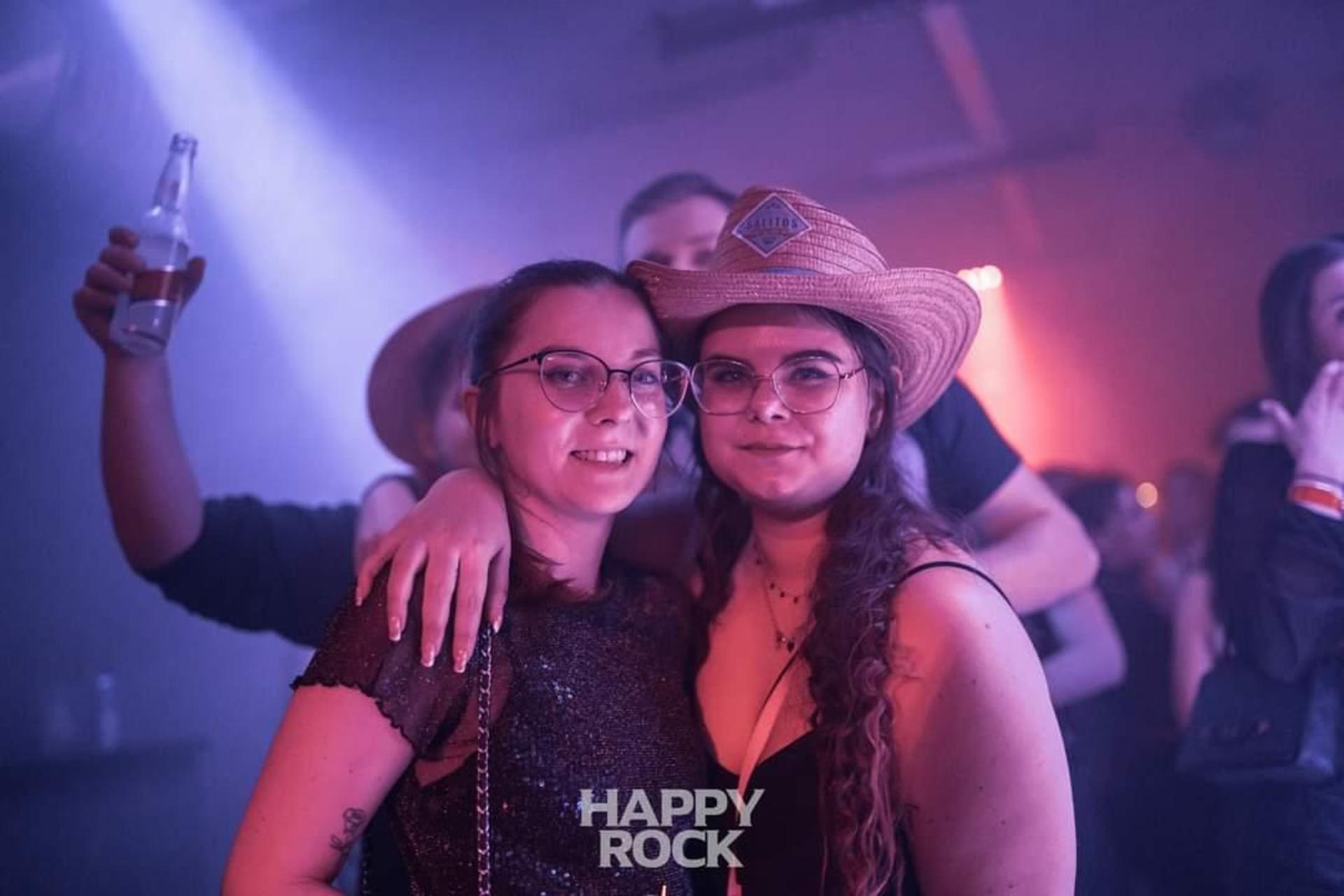 Kinkerlitzchen im Happy Rock. Feiern ab 16 bis die Wolken wieder lila sind dank Muttizettel! (Bild: Martin Sponsel)