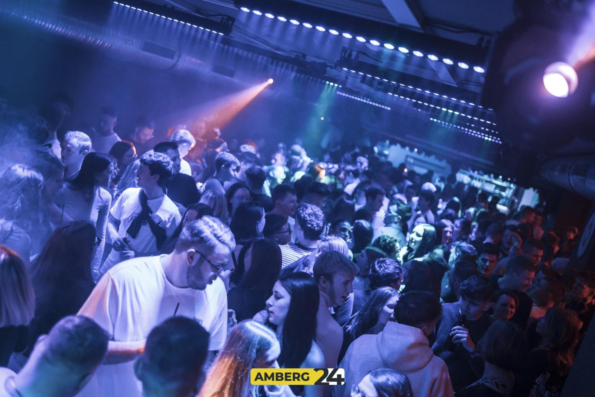 Party am 1. Weihnachtsfeiertag im Happy Rock.  (Bild: Martin Sponsel)