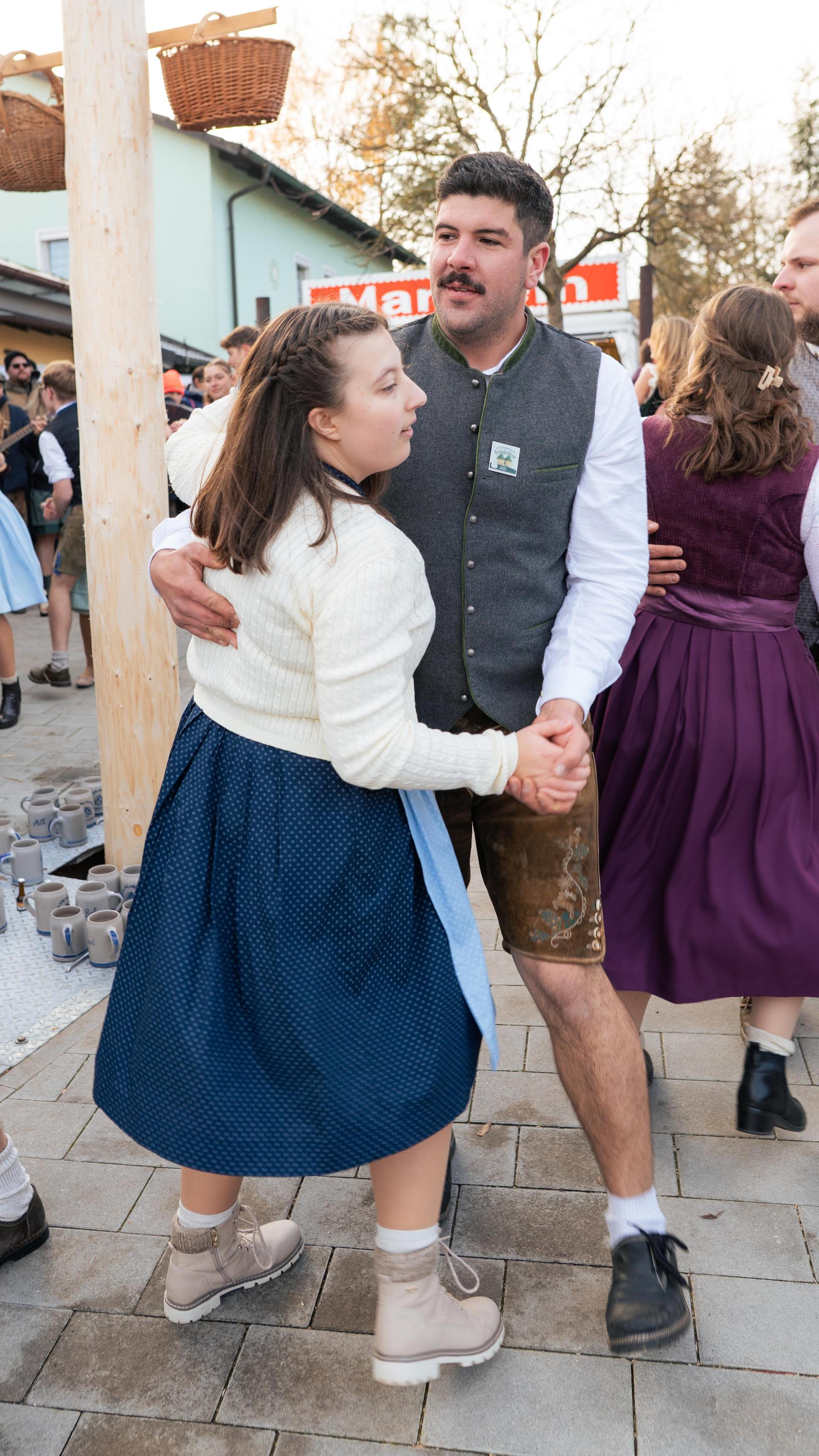 Thansüßer Kirwa am Sonntag.  (Bild: Hannes Stock)