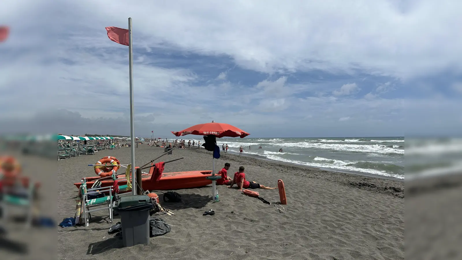 Beim Buddeln im Sand kommt ein 17-jähriger Junge an einem italienischen Strand ums Leben.  (Symbolbild: Christoph Sator)