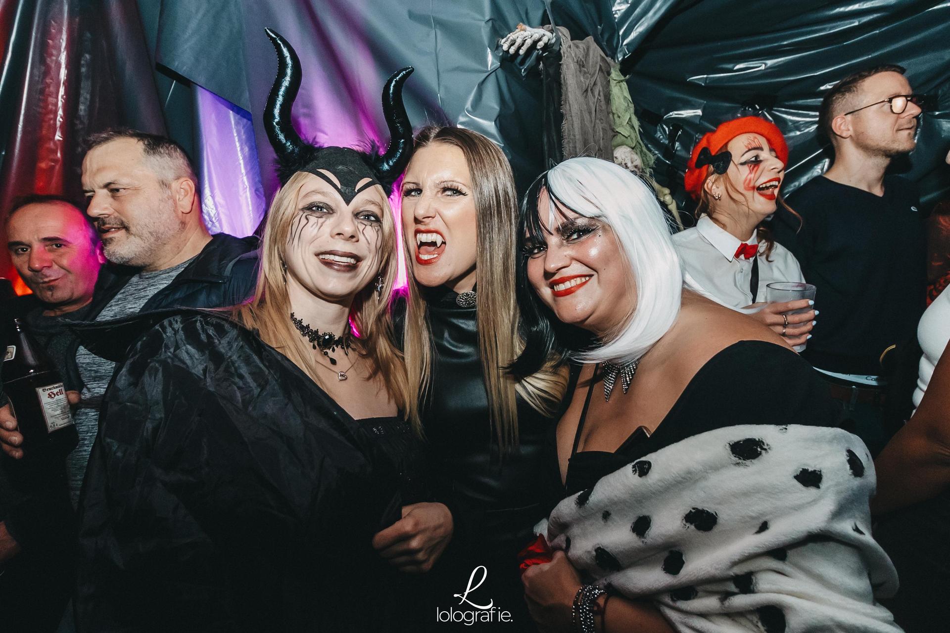 Das Colomba war in der Halloween-Nacht proppenvoll - und geile Verkleidungen gab es auch zu sehen. (Bild: Leonie Hartung)