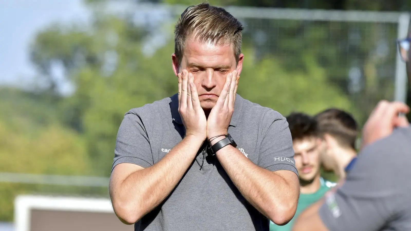 Gezeichnet nach dem 1:5 gegen Fortuna Regensburg: Kai Hempel ist nicht mehr Trainer der DJK Gebenbach. (Bild: Hubert Ziegler)