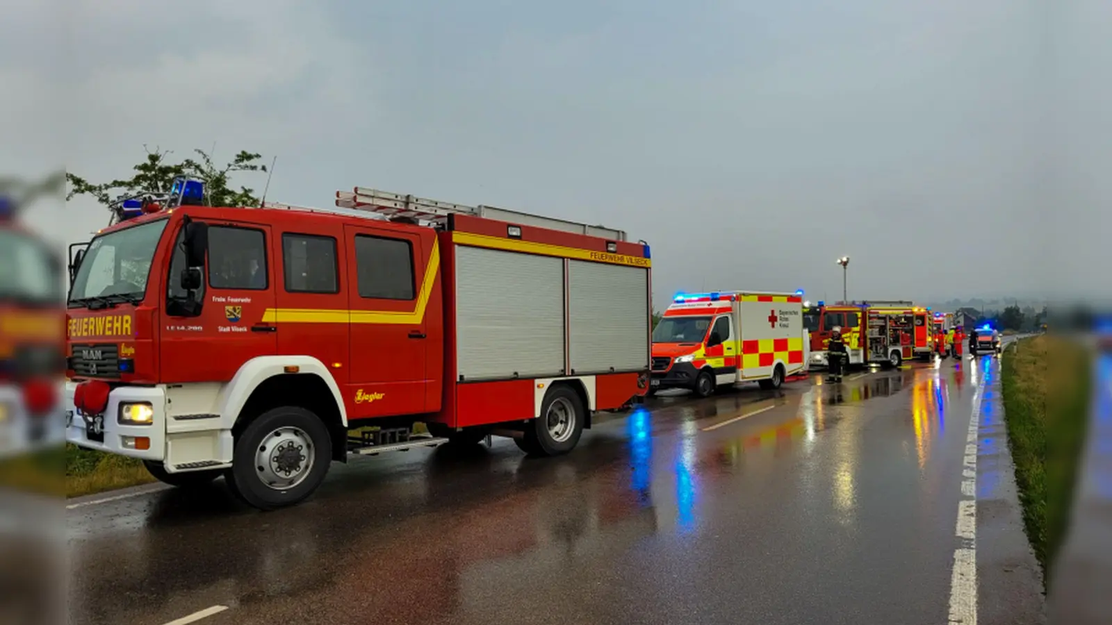 Neben BRK und Polizei waren auch die Feuerwehren aus Vilseck und Schlicht im Einsatz. (Bild: Feuerwehr Vilseck)