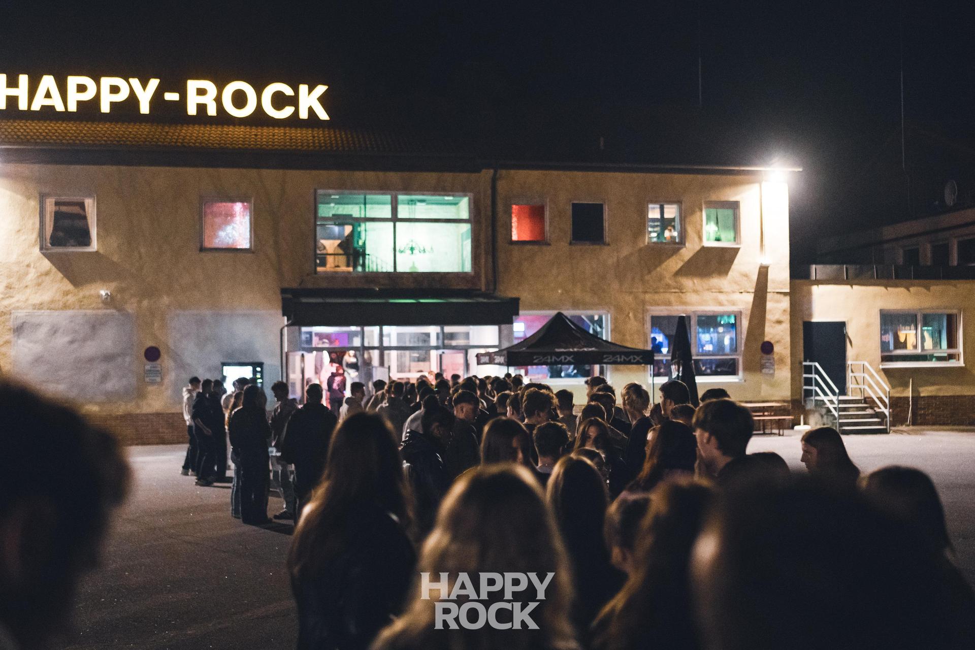 Q-Party im Happy Rock. (Bild: Julia Bär)