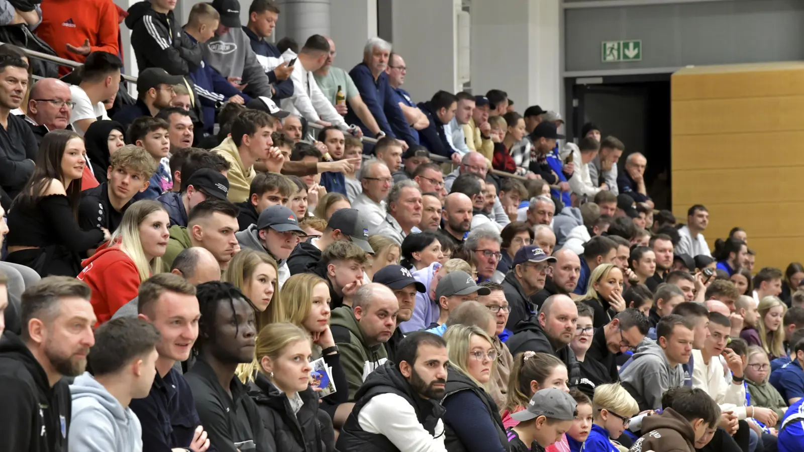 Das top-besetzte Hallenturnier in Auerbach wird am Samstag wieder viele Fußballfans aus der Region anlocken. (Archivbild: Hubert Ziegler)