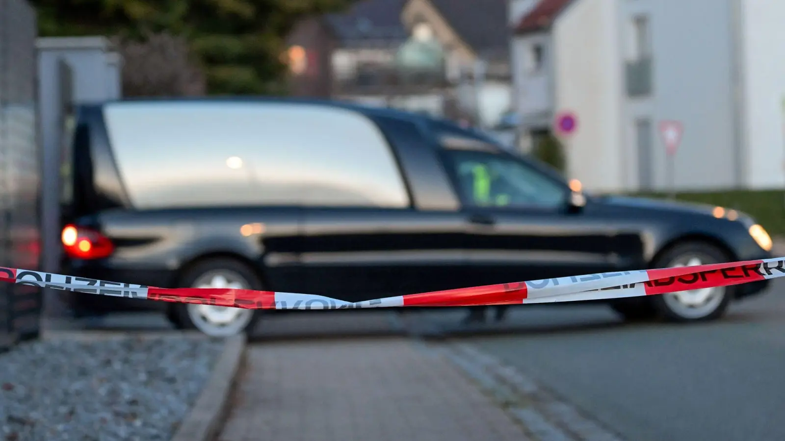 In der Nähe von Nürnberg sind drei Leichen gefunden worden. (Bild: Pia Bayer/dpa)