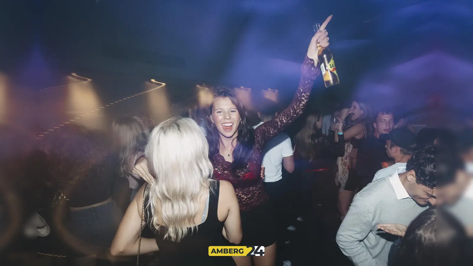 Wenn die Geschenke ausgepackt sind und die Gans gegessen ist, geht es nochmal auf in den Club. (Archivbild: Lolografie)