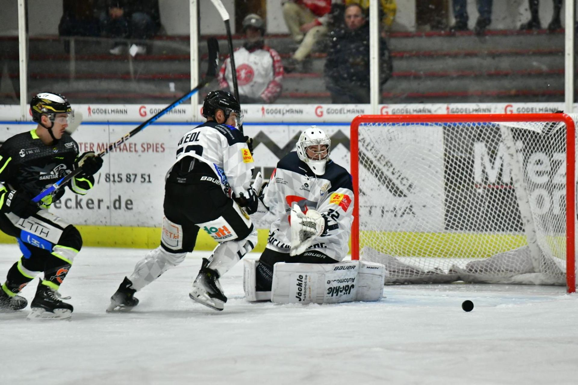 Der ERSC Amberg muss sich dem HC Landsberg mit 2:3 geschlagen geben. (Bild: A.& J. Pastuska)