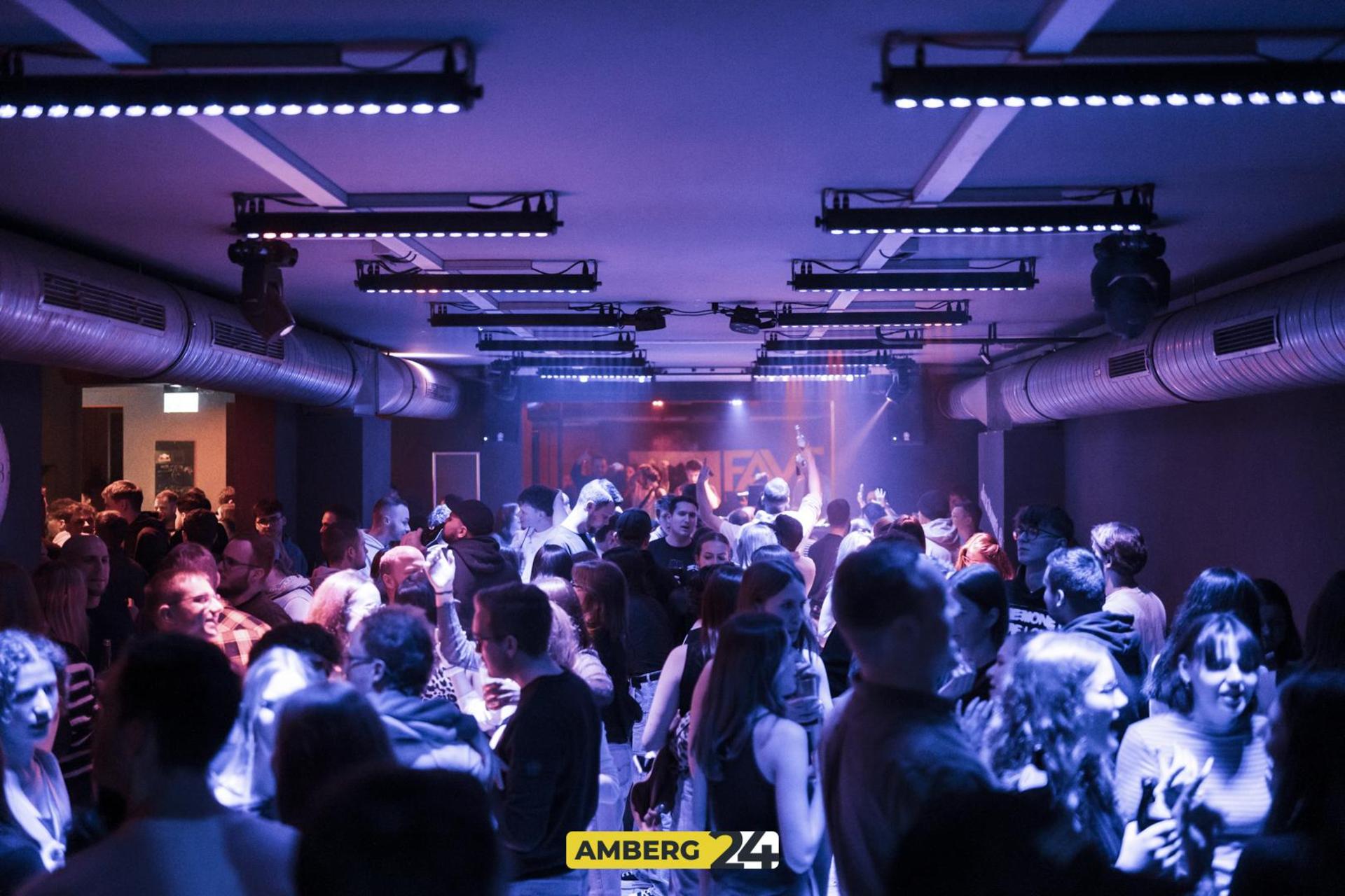 Party am 1. Weihnachtsfeiertag im Happy Rock.  (Bild: Martin Sponsel)