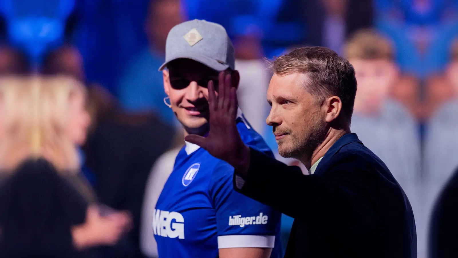 Pietro Lombardi wohnt vorübergehend bei Oliver Pocher. (Archivbild) (Bild: Rolf Vennenbernd/dpa)