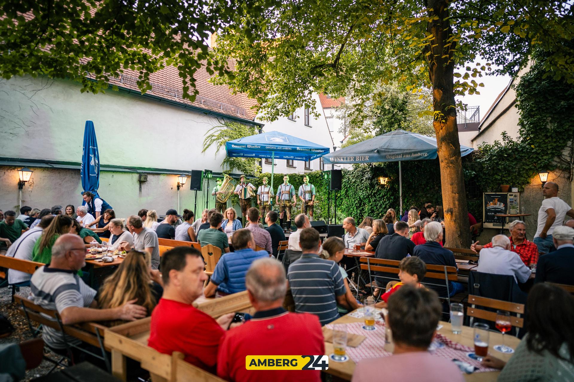 Das sind die Bilder vom Brassfestival im Winkler Biergarten am Donnerstag.  (Bild: Justus Gregor)