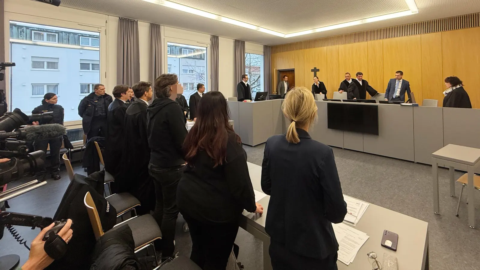 Der Champagner-Prozess in Weiden beginnt. (Bild: Gabi Schönberger)