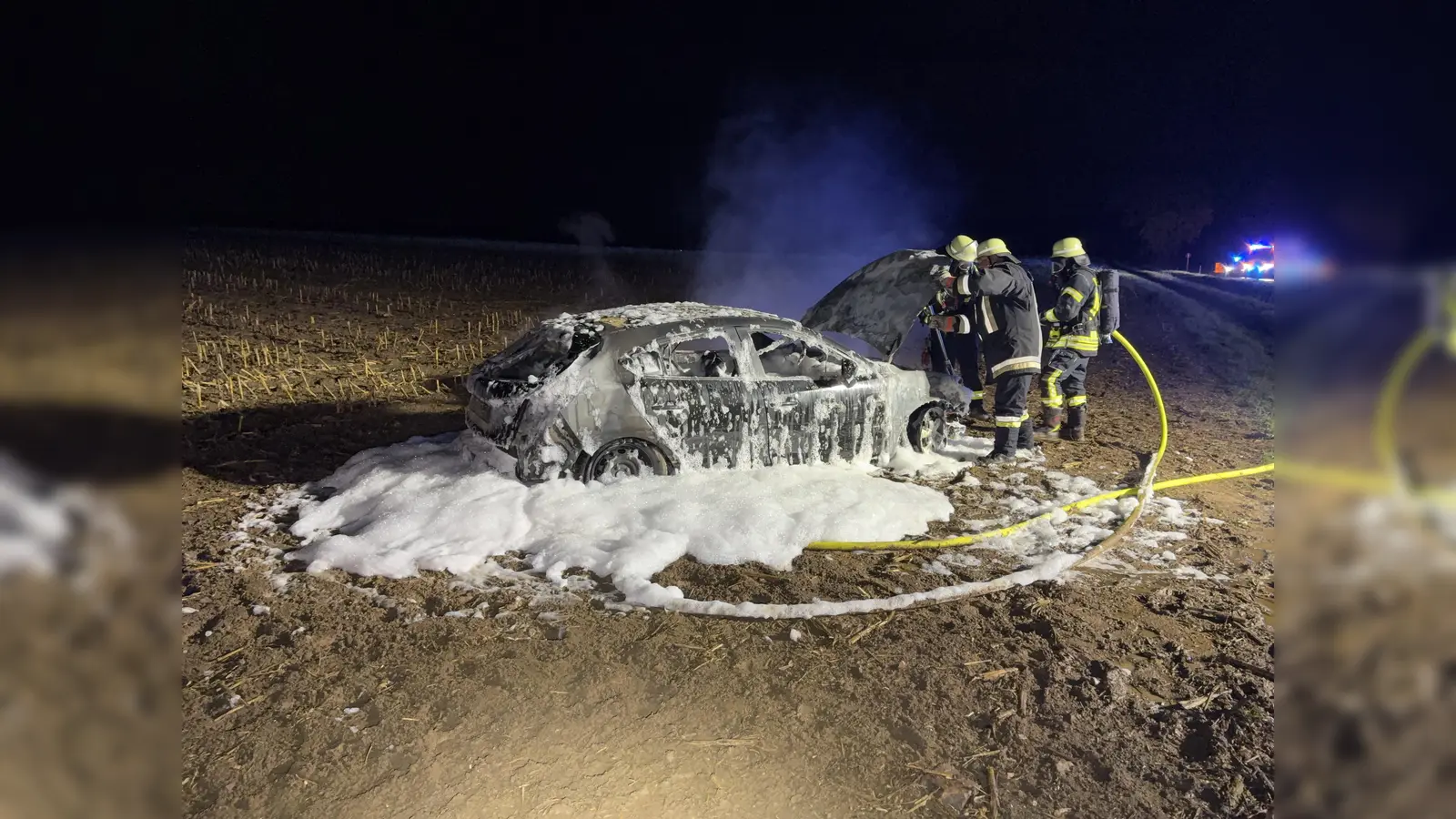 Ein 53-Jähriger ist mit seinem Auto an der Kreuzung der B 299 und B 14 bei Hahnbach verunglückt. (Bild: Polizeiinspektion Sulzbach-Rosenberg)
