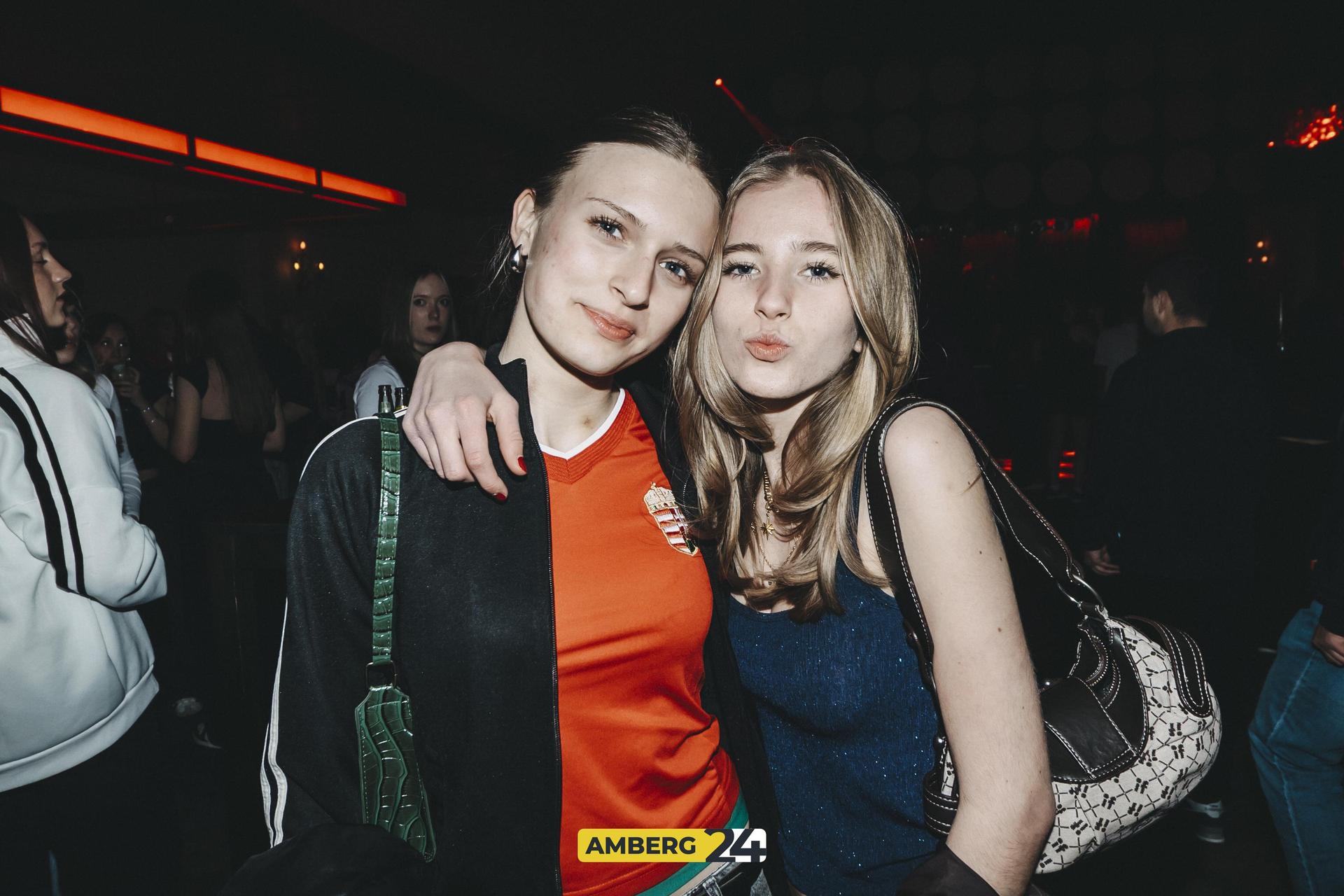 Die FOS/BOS hat zur Q-Party ins Casino eingeladen. Das sind die Bilder.  (Bild: Lolografie)