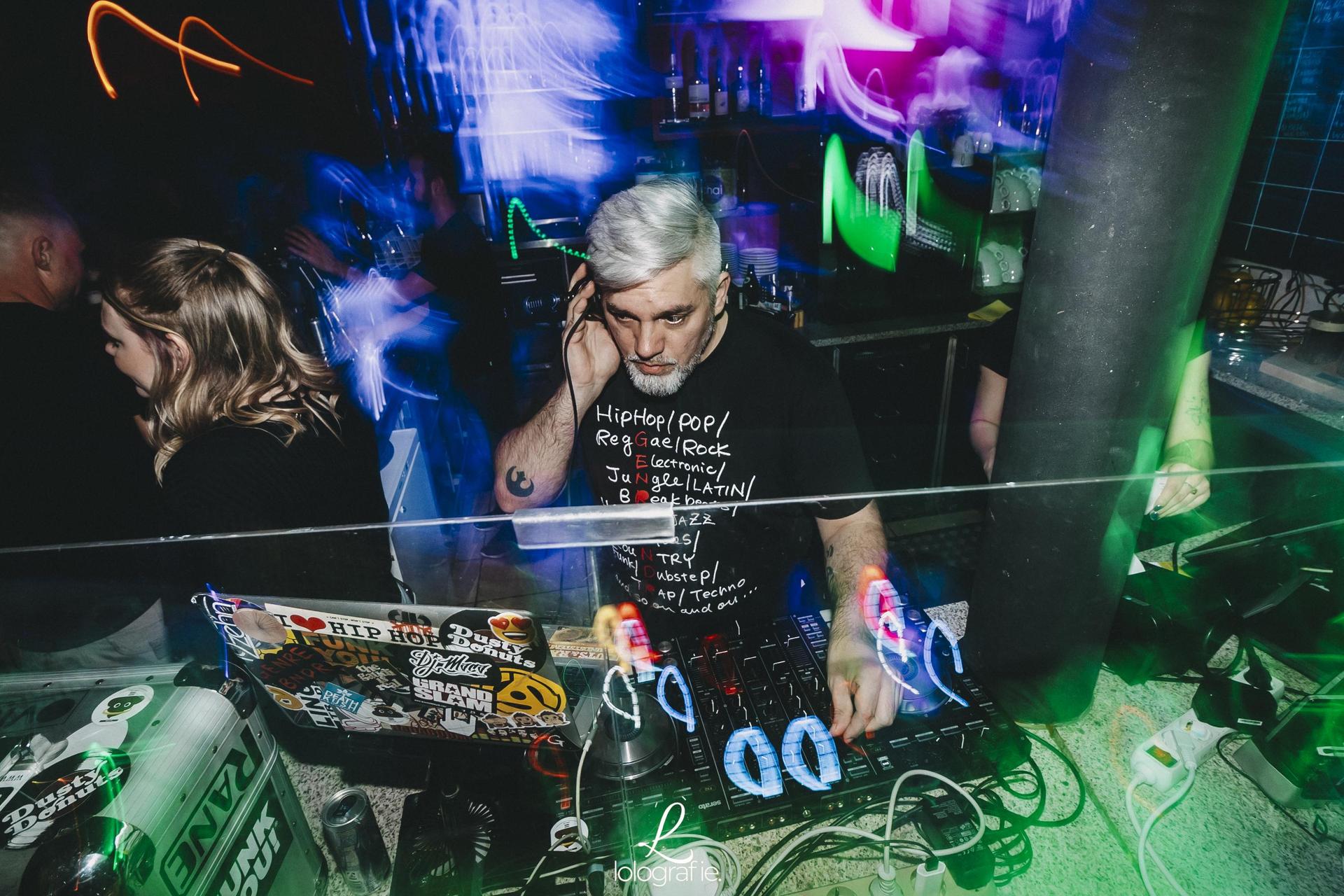 DJ Maca im Colomba. Die Fotos (Bild: Lolografie)
