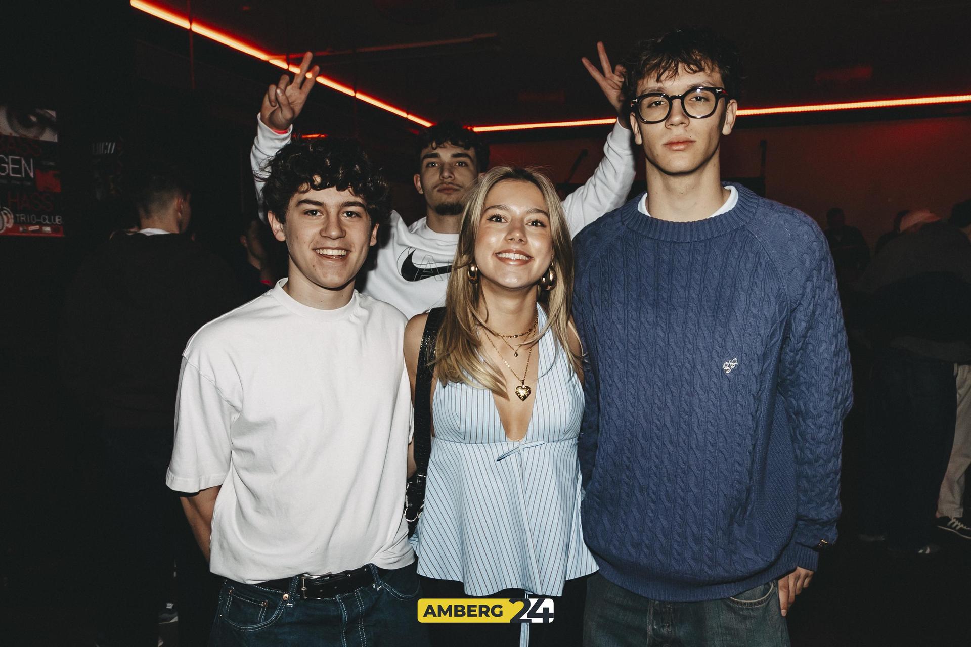 Die FOS/BOS hat zur Q-Party ins Casino eingeladen. Das sind die Bilder.  (Bild: Lolografie)