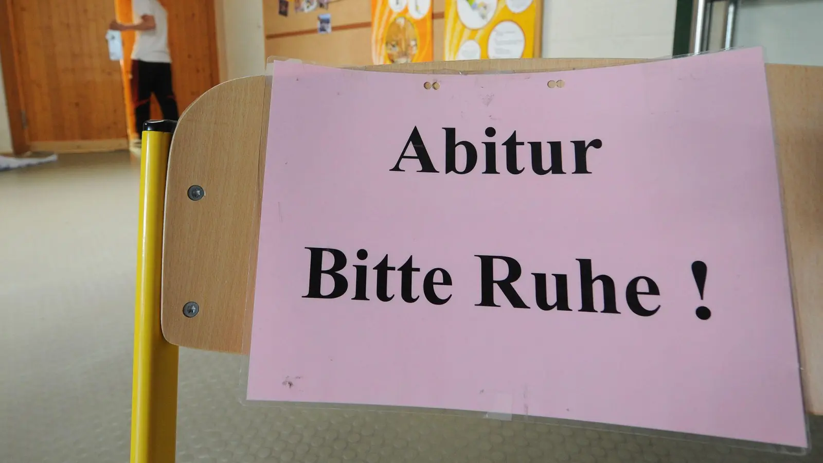 Auch in diesem Jahr werden in Bayern Abiturprüfungen geschrieben. (Archivbild) (Bild: picture alliance / Armin Weigel/dpa)
