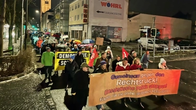 Das Oberpfälzer Bündnis für Toleranz und Menschenrechte unterstützte eine Demo in Weiden. Nun folgt eine Diskussionsrunde. (Symbolbild: Gabi Schönberger)
