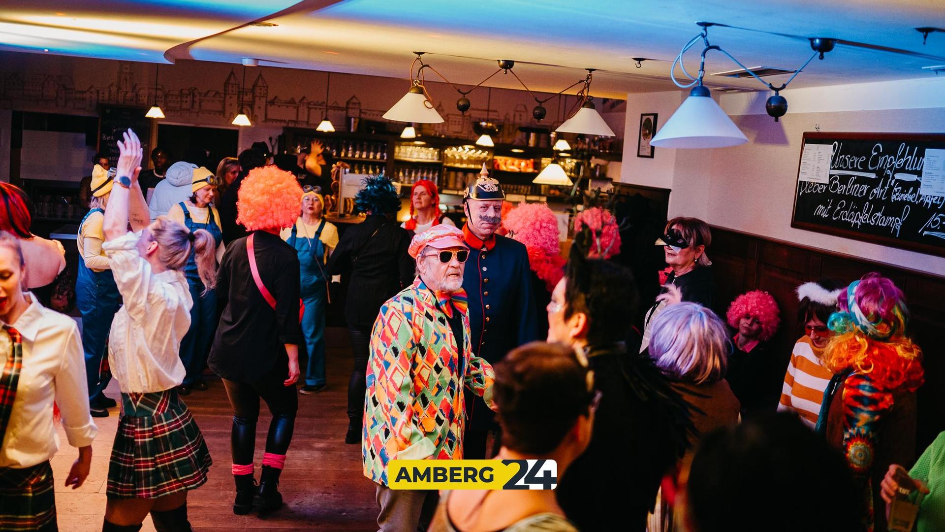 Beim Winkler hatte die Feier der Amberger Hexennacht ihren ganz besonderen Touch. (Bild: Mario Donhauser)