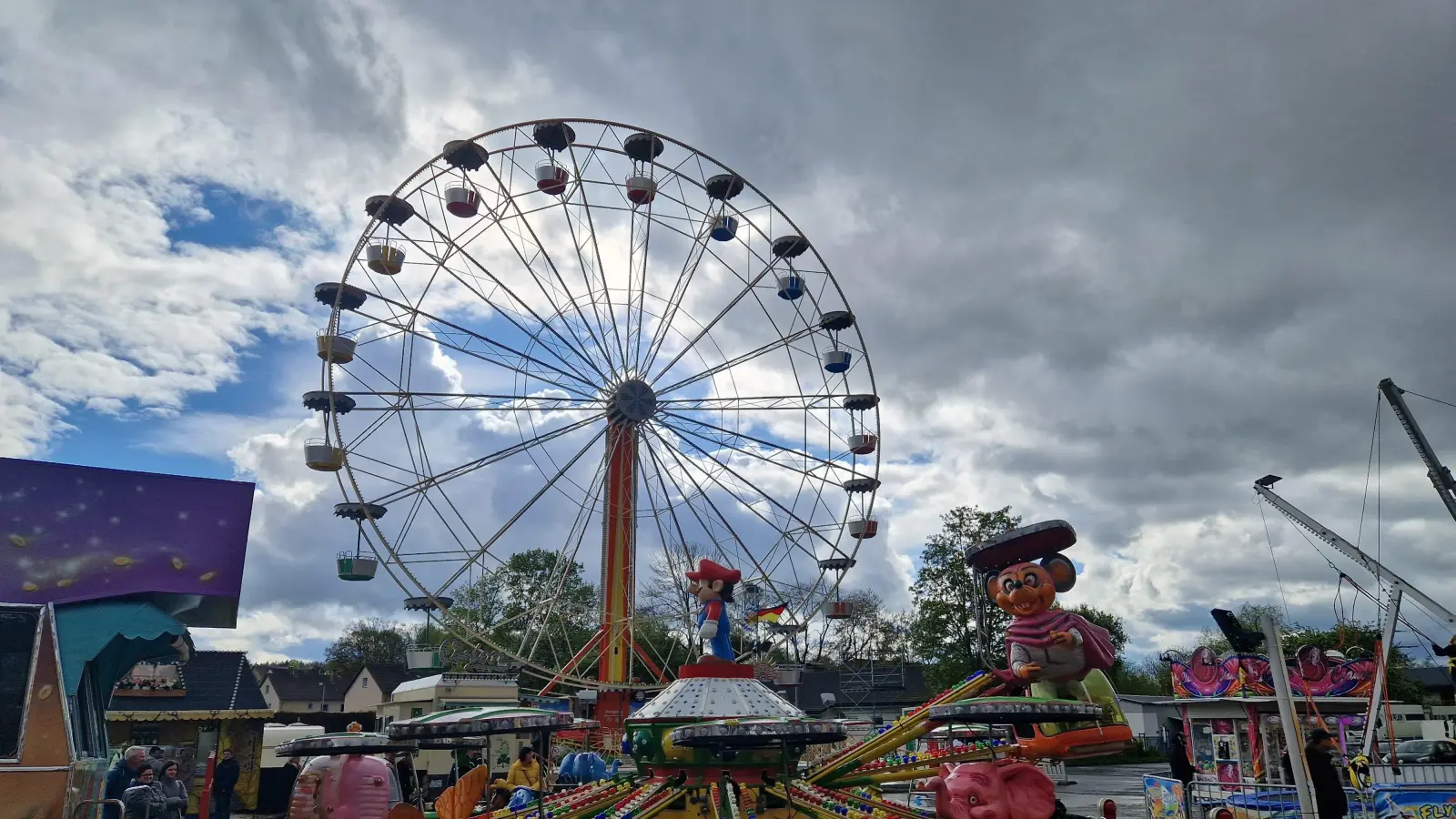 Beim Frühlingsfest in Sulzbach-Rosenberg war vor allem am ersten Wochenende ziemlich viel los. Das merkte auch die Polizei, die einige Einsätze hatte. (Bild: Tobias Gräf)