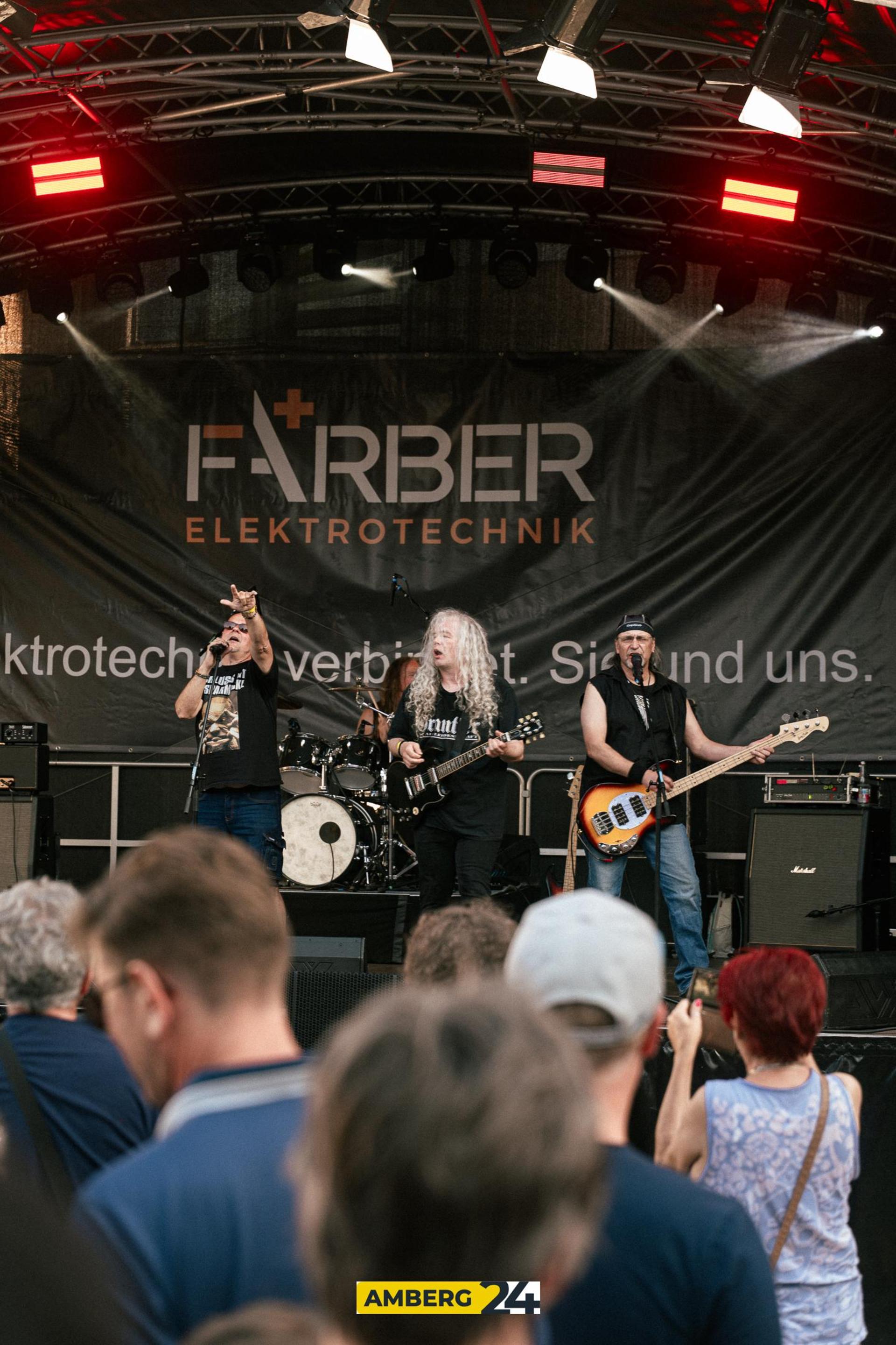 Einen ganz eigenen Vibe gab&#39;s auf dem Altstadtfest im Innenhof des Landratsamts! (Bild: David Mueller)