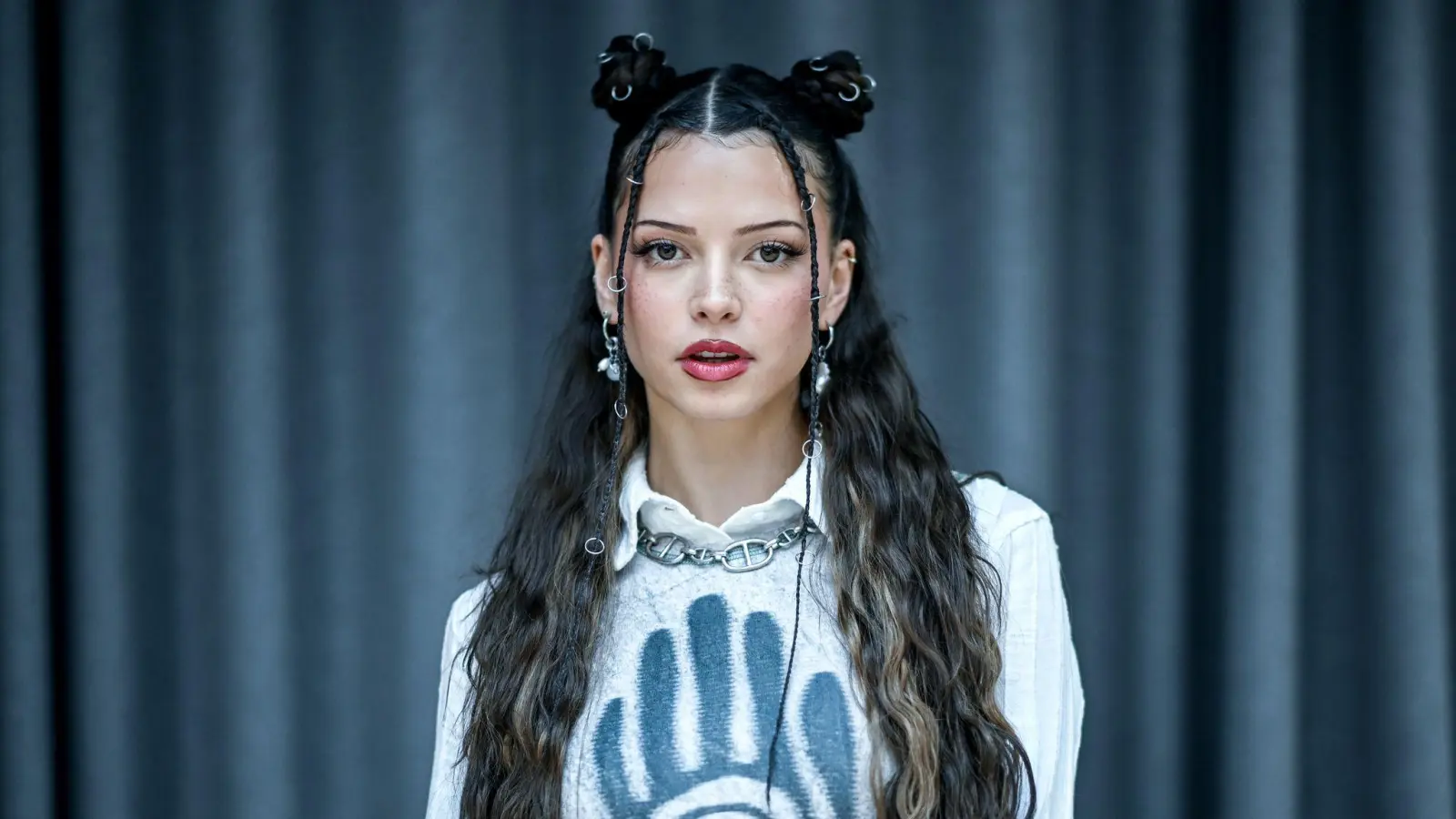 „Ich lag im Zimmer, war traurig, habe viel geweint“: Chuba berichtet von einer schweren Zeit. (Archivbild)  (Bild: Britta Pedersen/dpa)