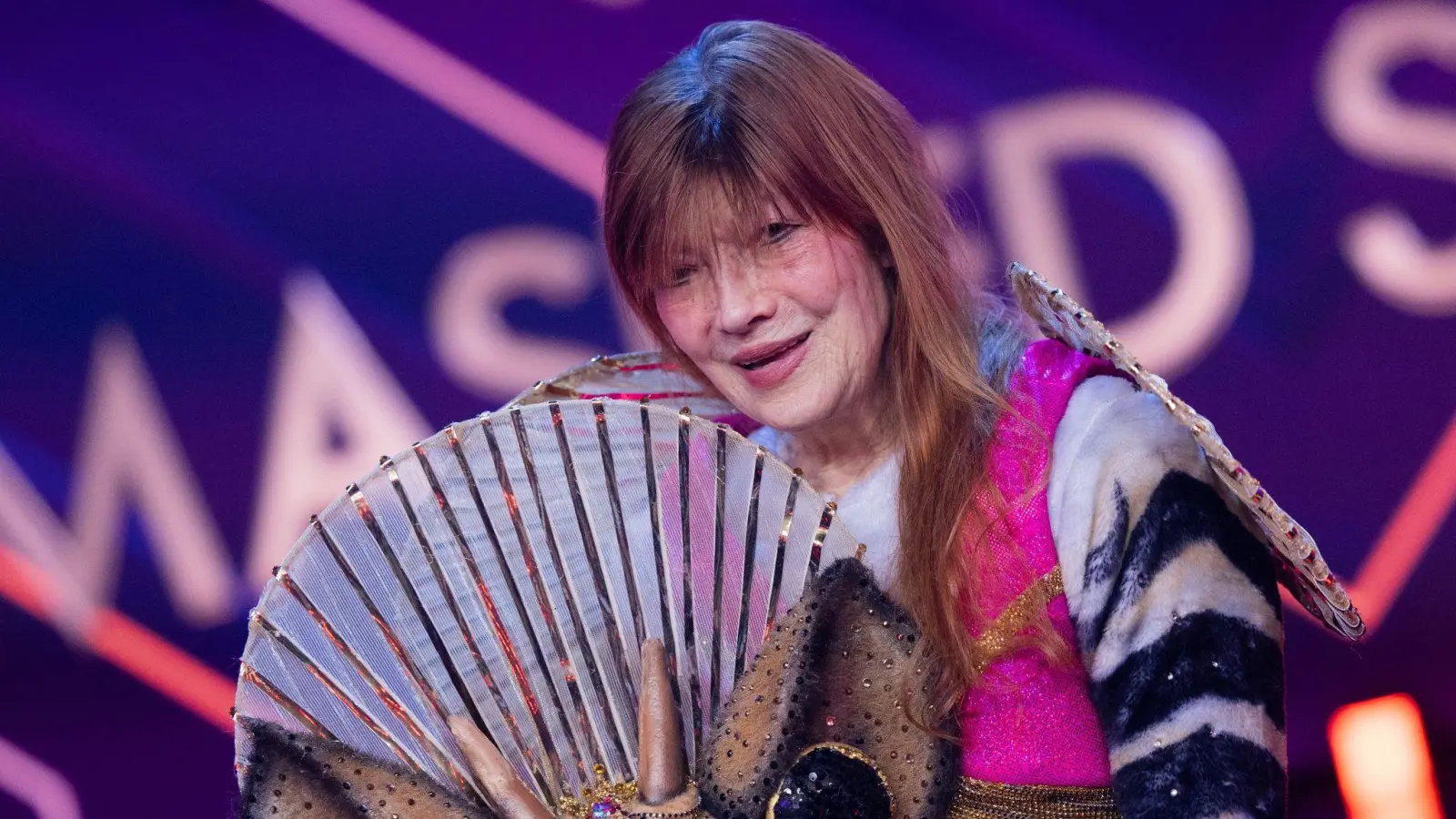 Katja Ebstein in der Prosieben-Show „The Masked Singer“. (Bild: Rolf Vennenbernd/dpa)