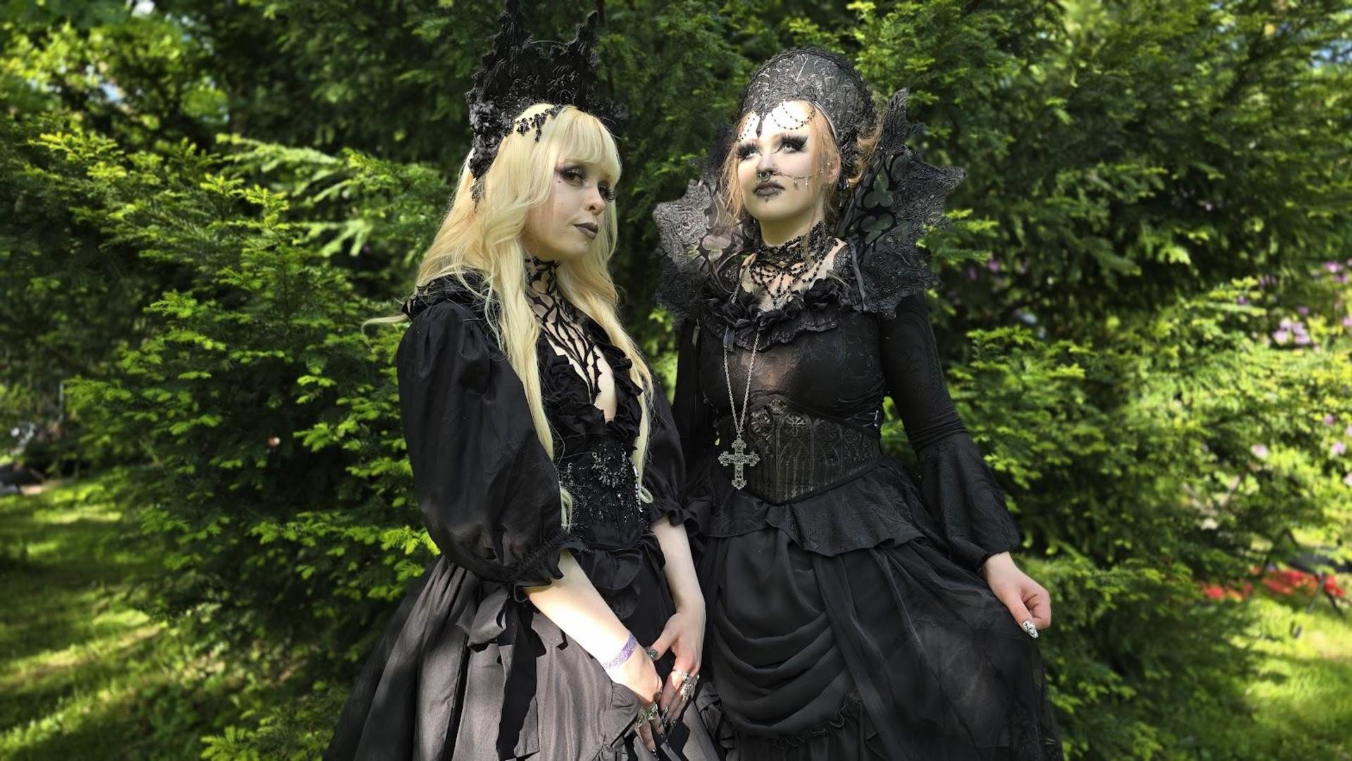 Das viktorianische Picknick beim Wave-Gotik-Treffen in Leipzig begeisterte die Besucher. (Bild: Richard Kirschner)