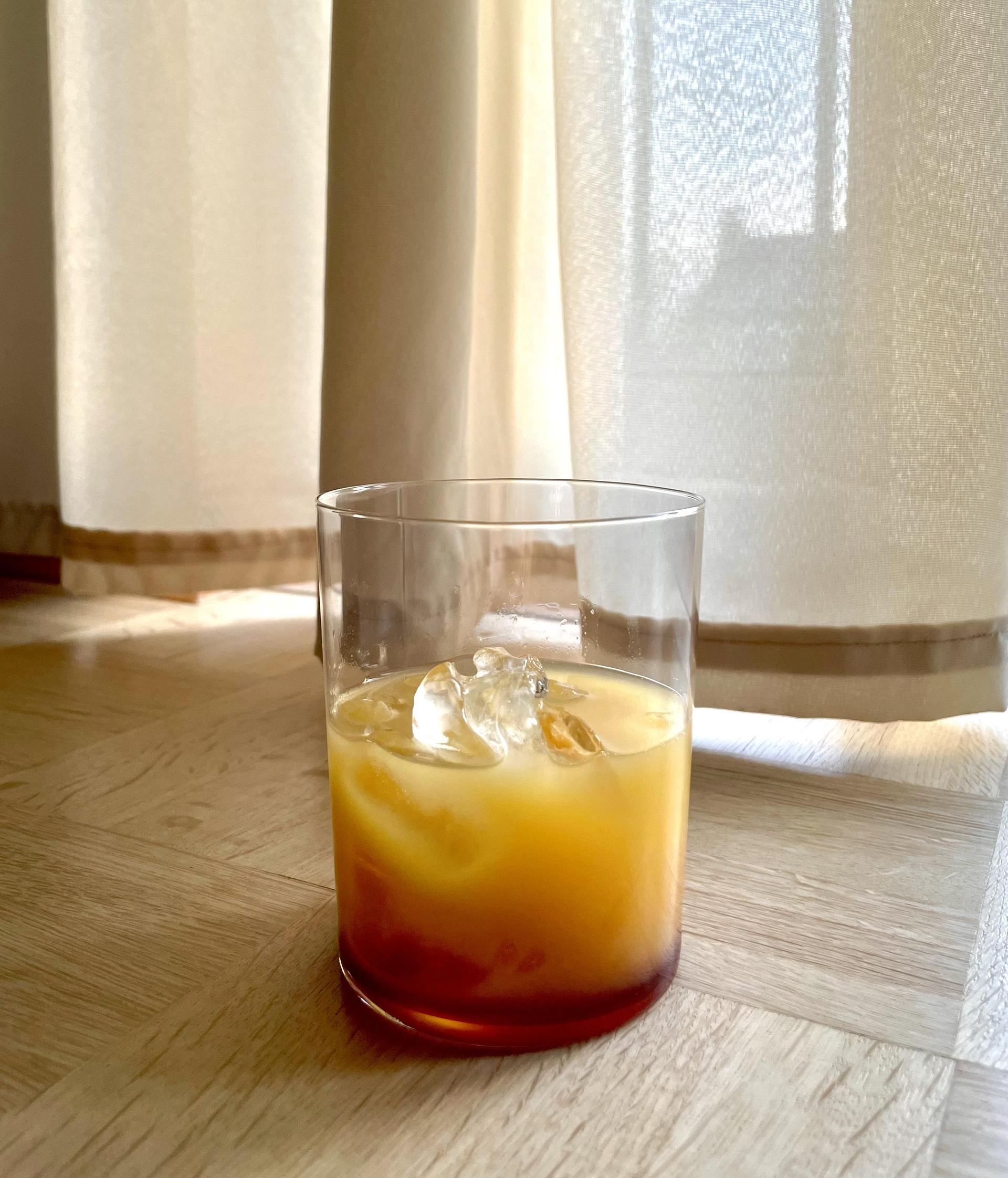Ach wie hübsch! Und Tequila Sunrise ist auch echt nicht schwer zusammenzuschütten. (Bild: knz)
