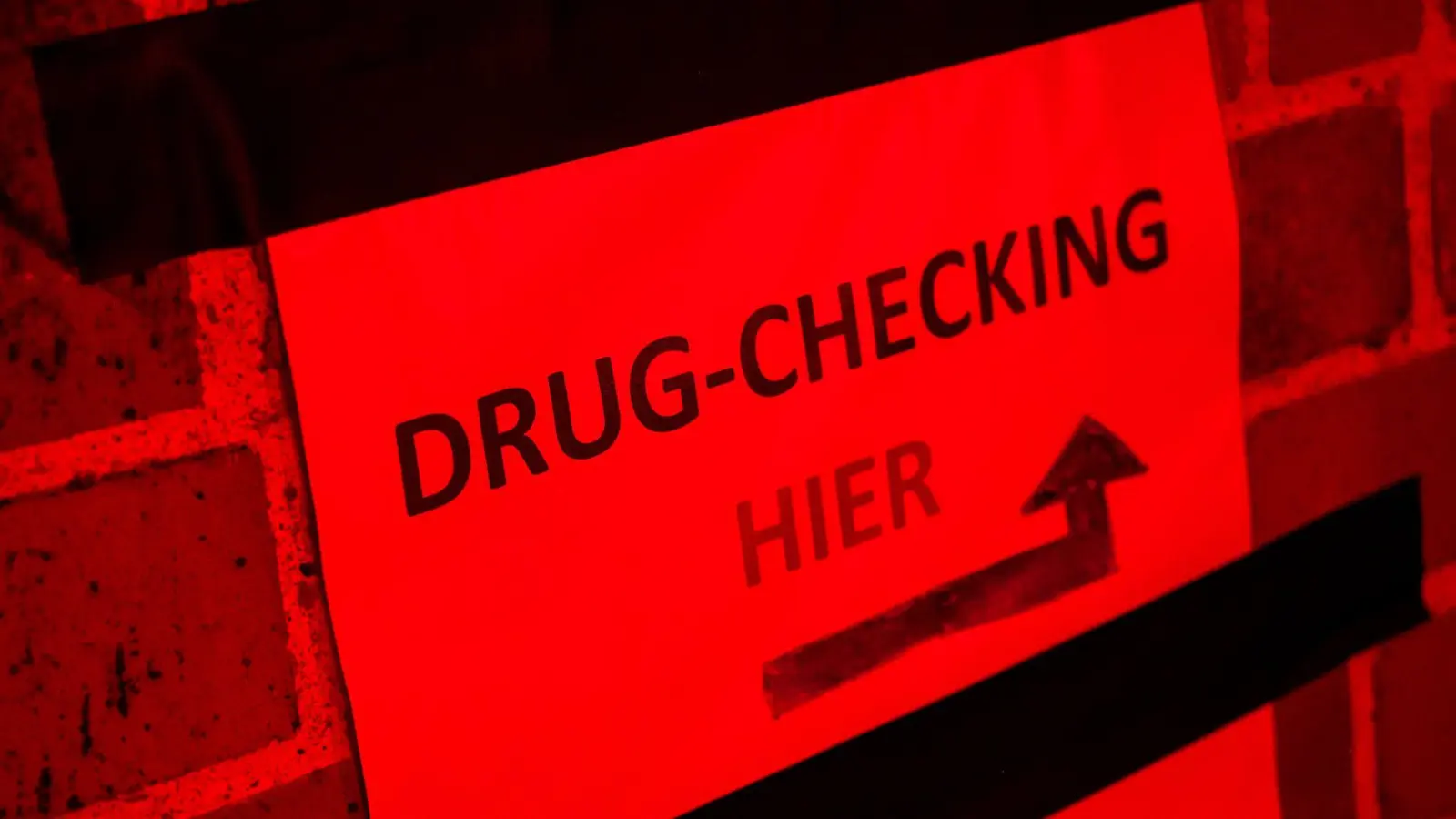 Die bundesweit einzigartige Gesetzeslage in Mecklenburg-Vorpommern ermöglicht das sogenannte Drug-Checking. (Bild: Daniel Bockwoldt/dpa)
