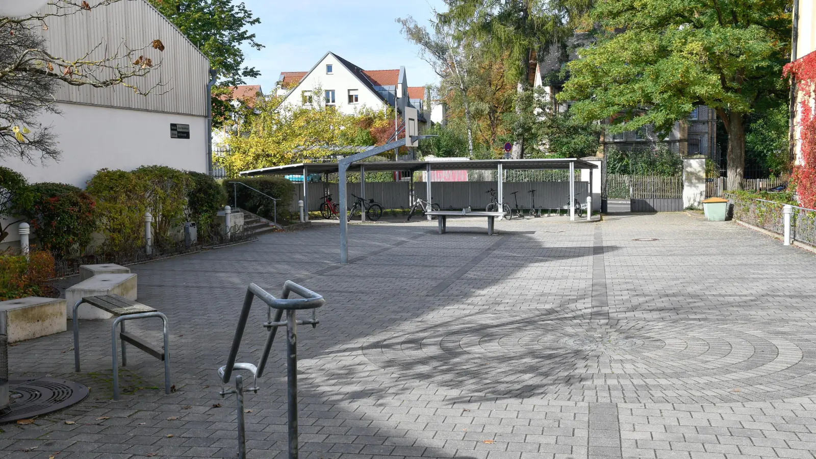 An der Luitpold-Mittelschule Amberg gibt es Platzprobleme. (Bild: Petra Hartl)