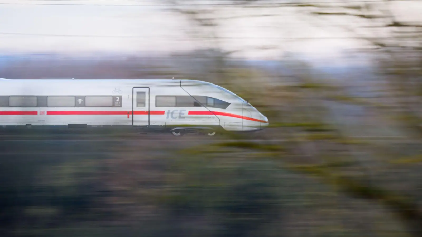 Der geplante Warnstreik fällt aus. (Bild: Julian Stratenschulte/dpa)