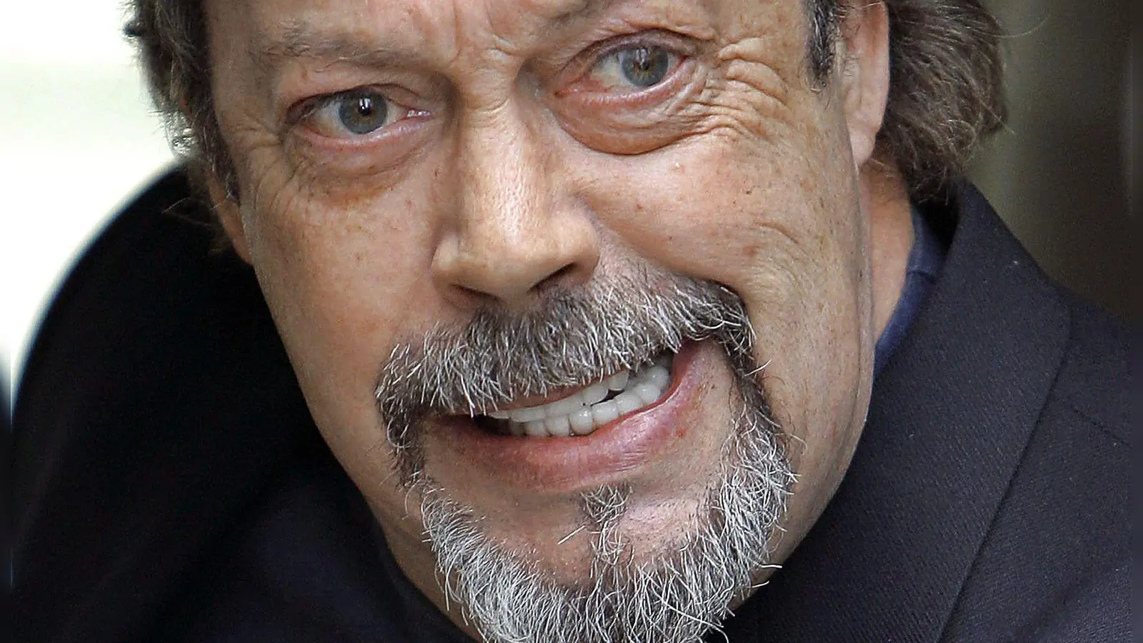 Das Musical „The Rocky Horror Show“ bescherte Tim Curry die Rolle seines Lebens - auf der Theaterbühne und im Kino. (Archivbild) (Bild: Peter Foley/EPA/dpa)